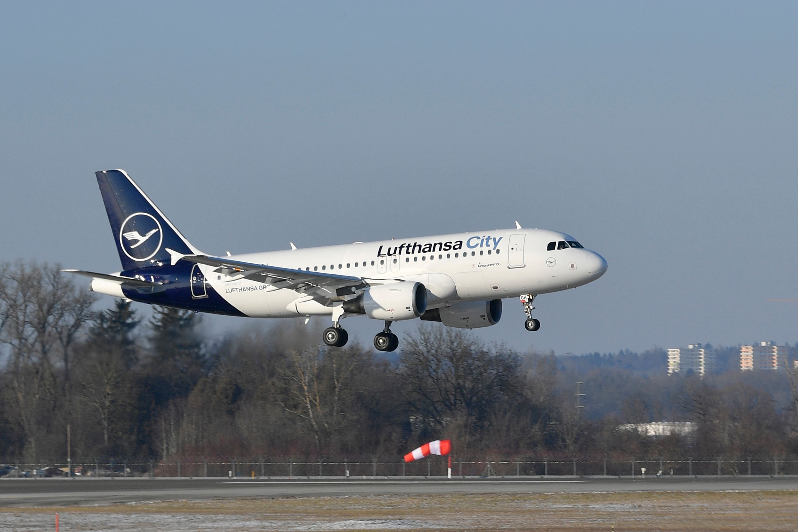 Lufthansa City A319 landing in Munich
