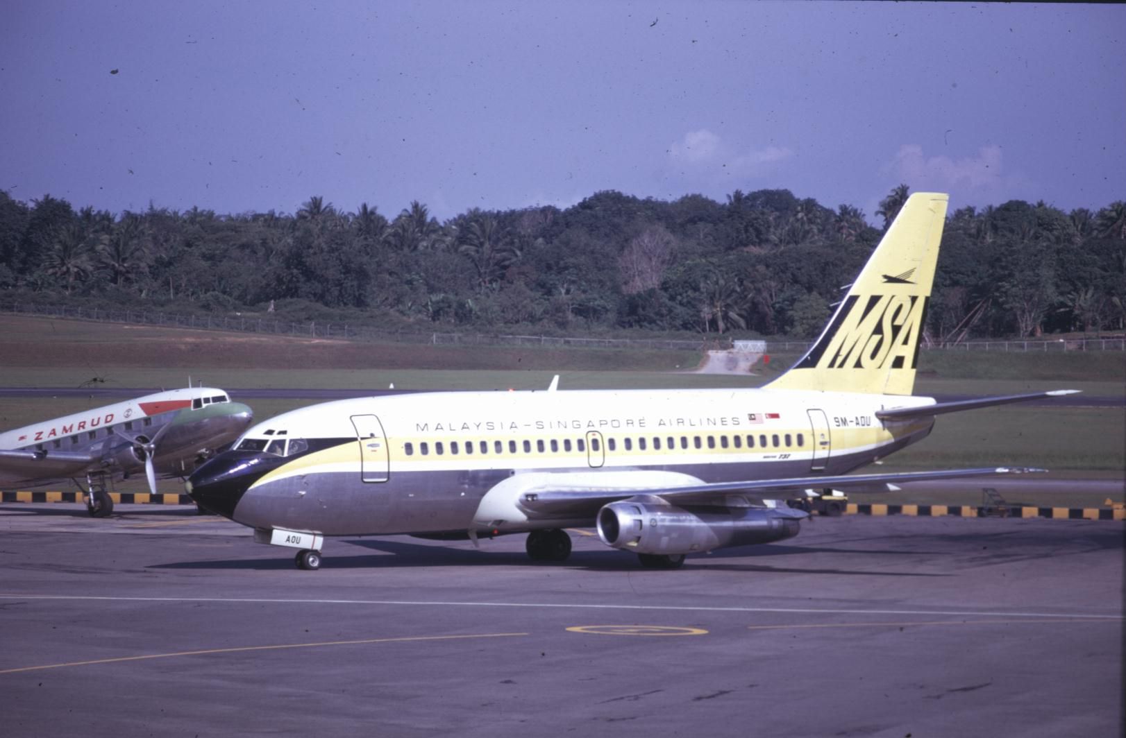 Malaysia-Singapore Airlines Boeing 737-100