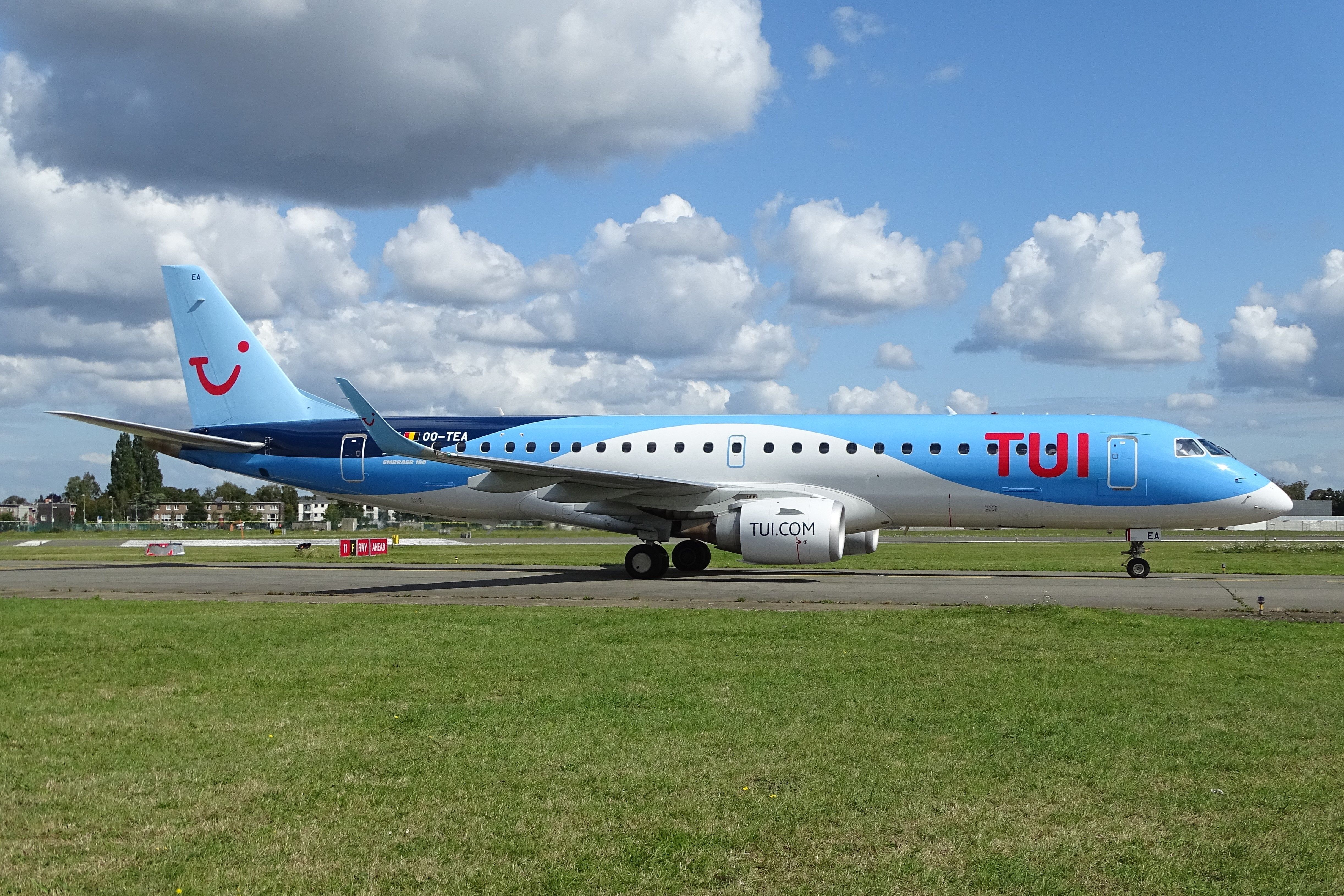 TUI Embraer E190 Taxiing In Antwerp