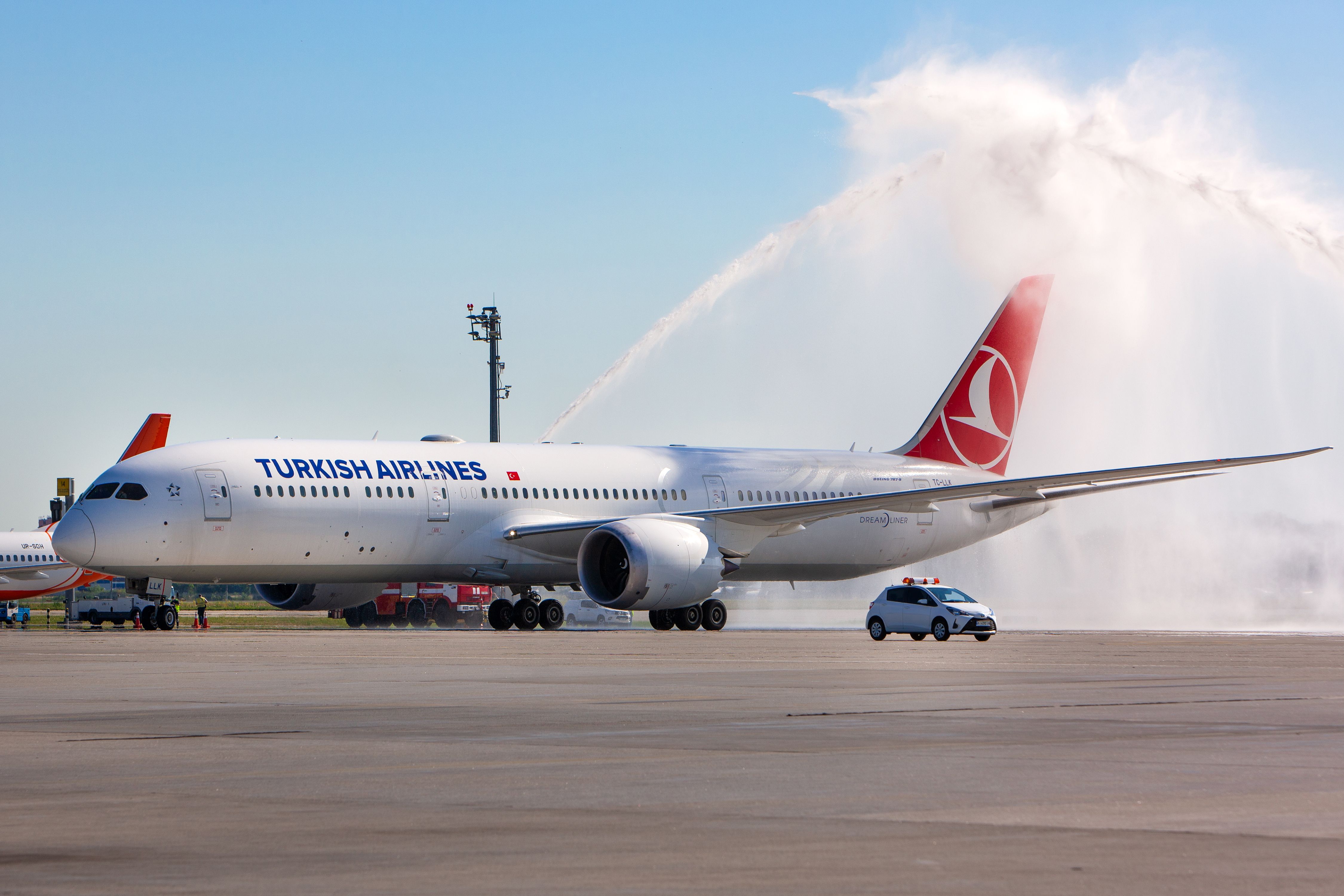 Turkish Airlines Boeing 787-9 Water Cannon Salute