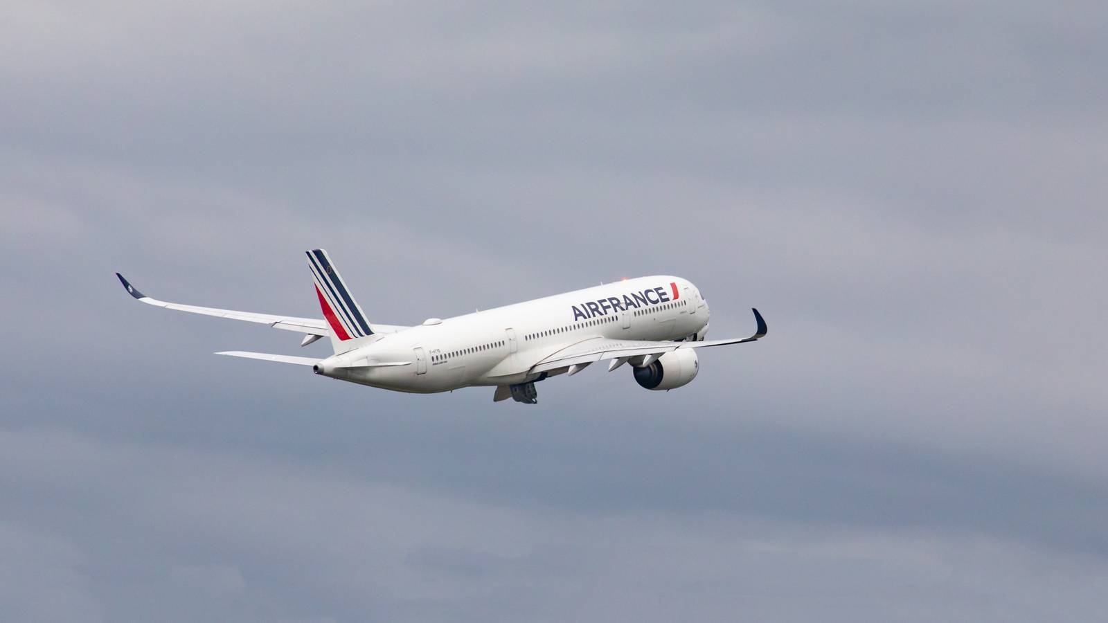 simpleflying.com