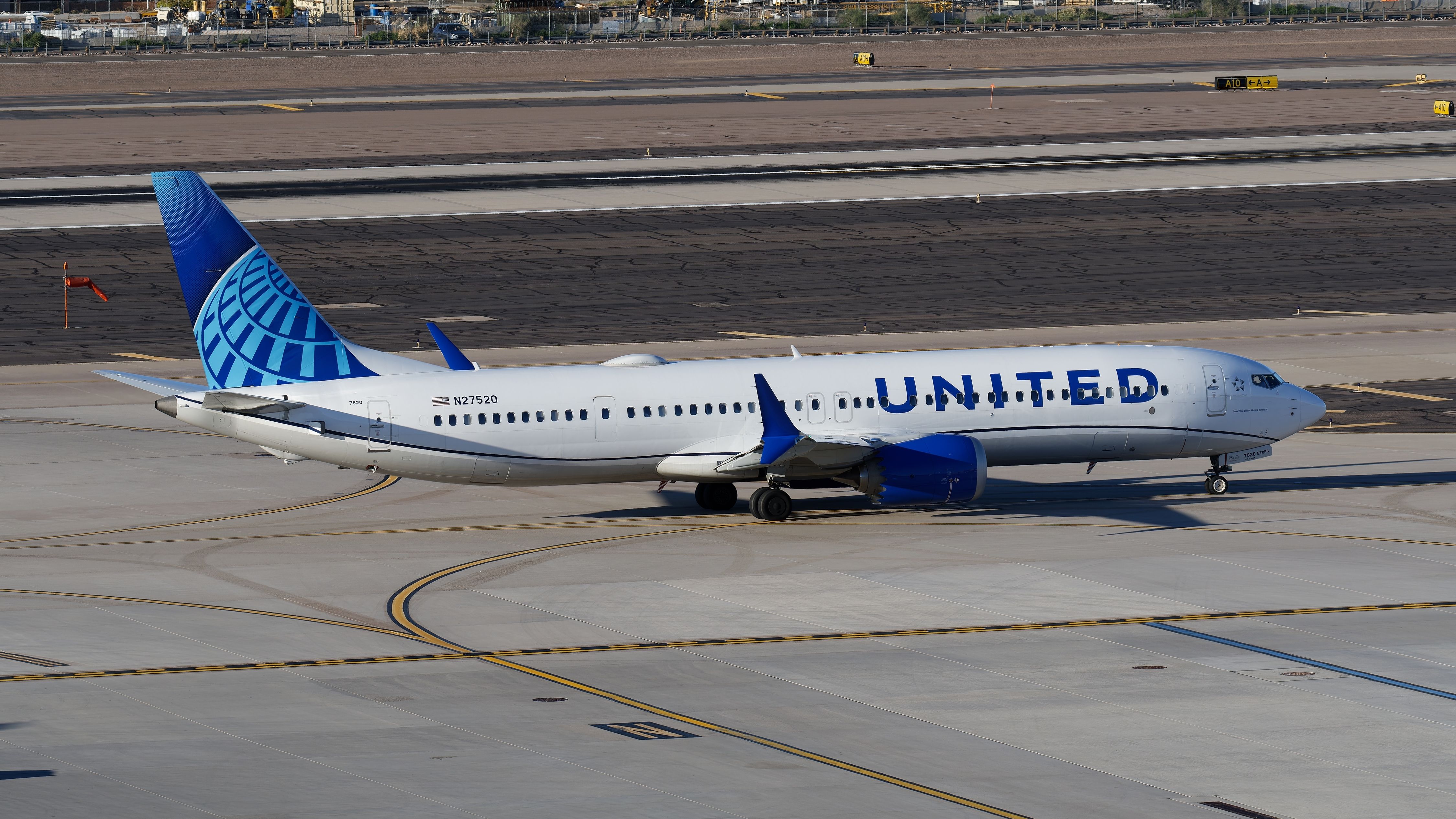 A United Airlines Boeing 737 MAX taxiing