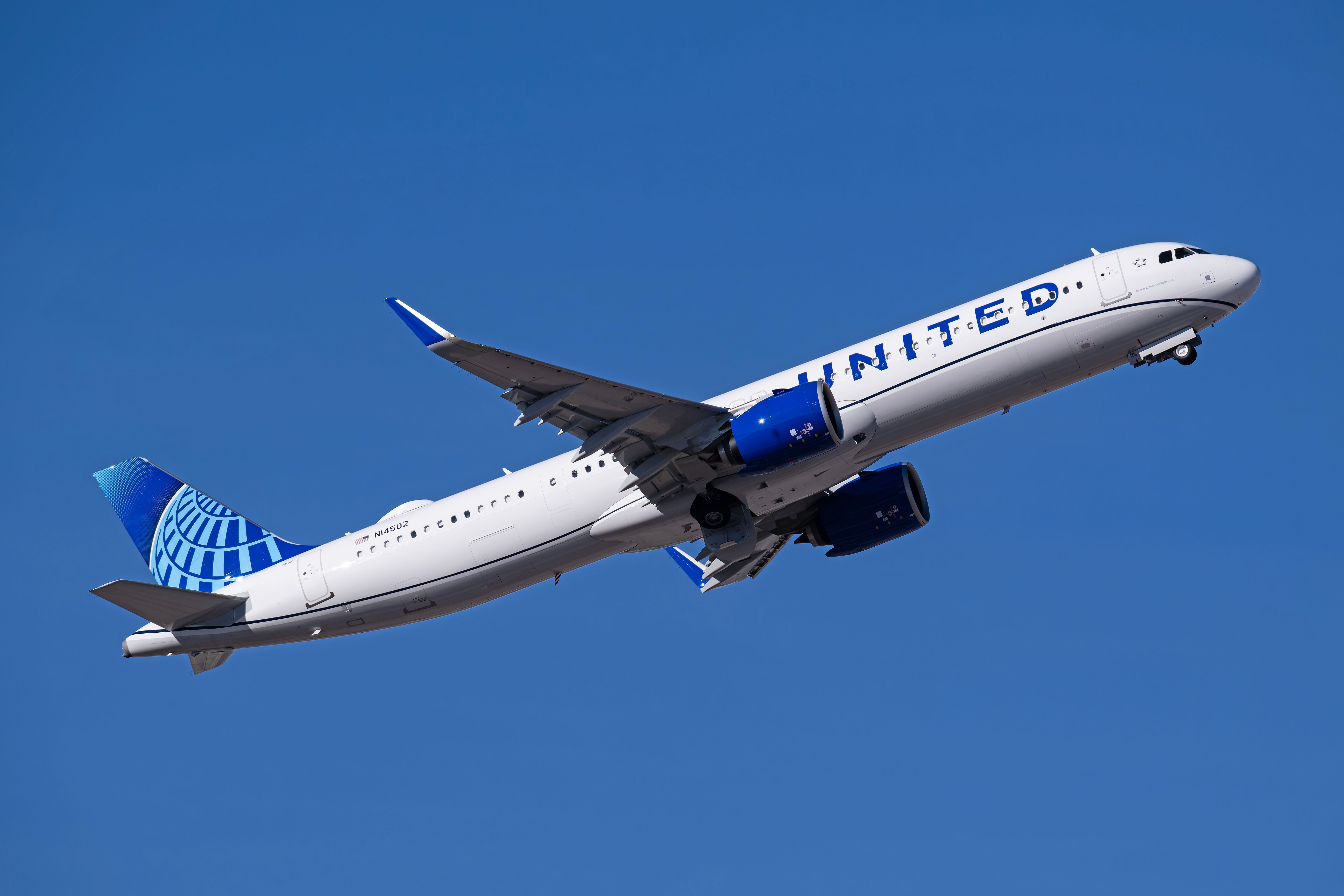 United Airlines Airbus A321neo taking off.