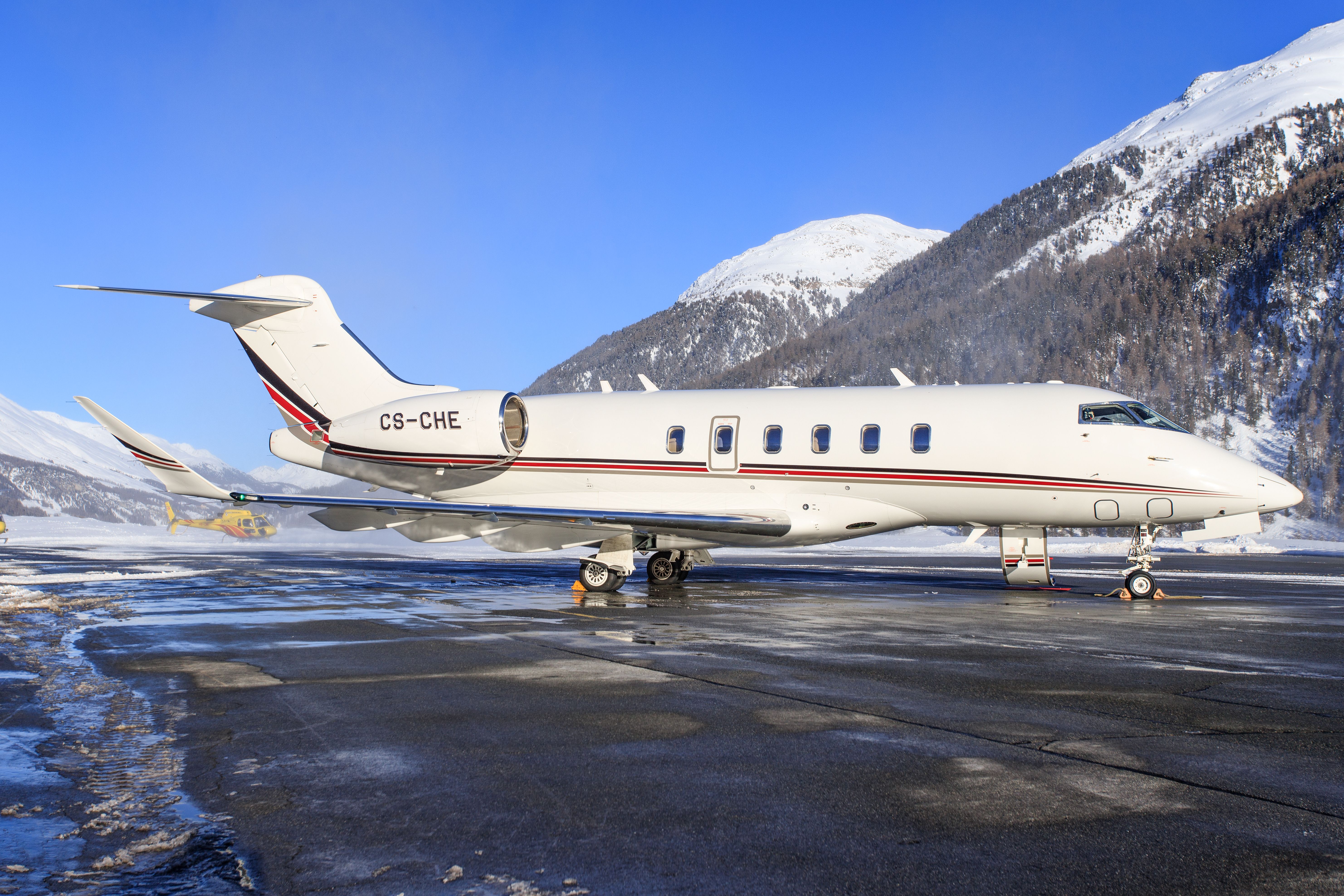 Bombardier Challenger 350 - NetJets in Samedan/Switzerland shutterstock_786935845