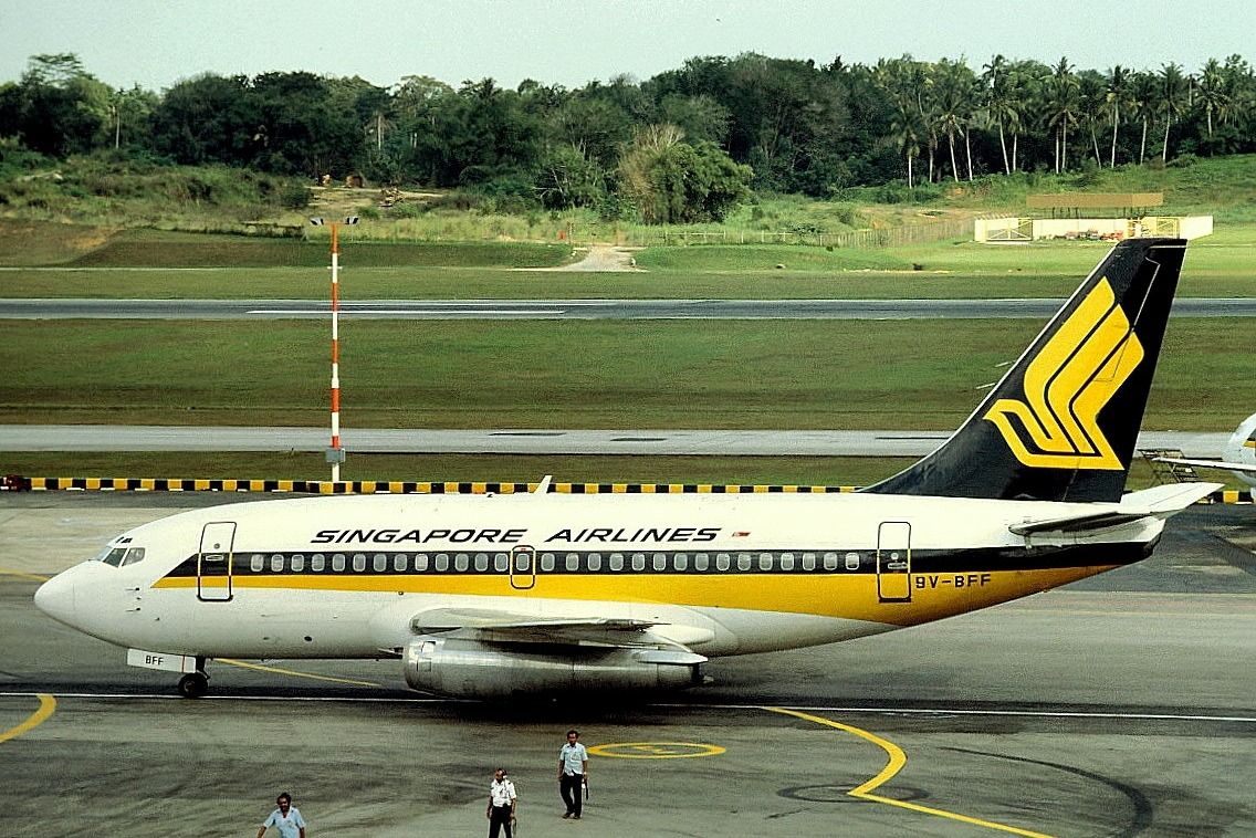 Singapore Airlines Boeing 737-100
