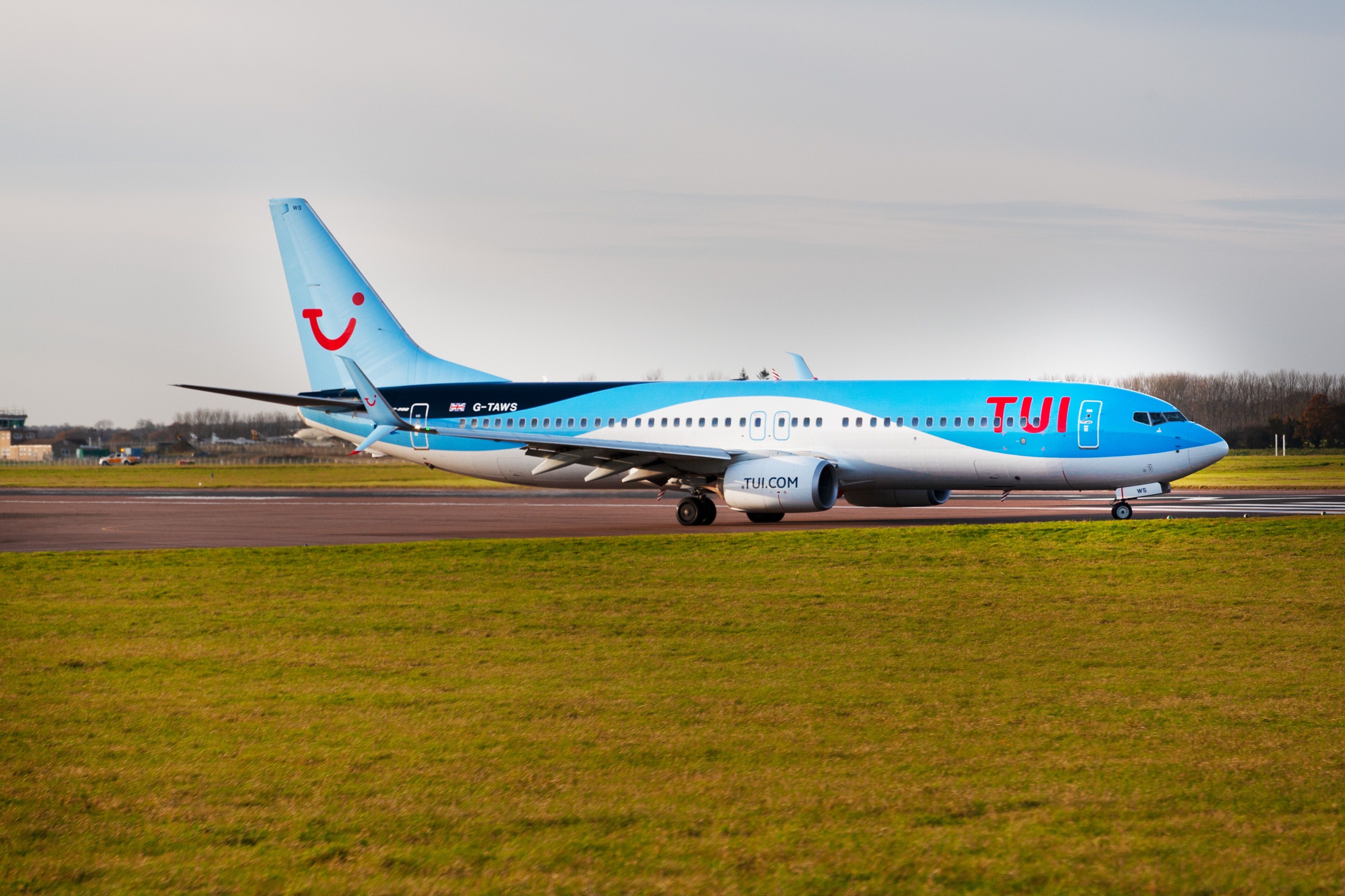 TUI Boeing 737 at Norwich Airport TWI