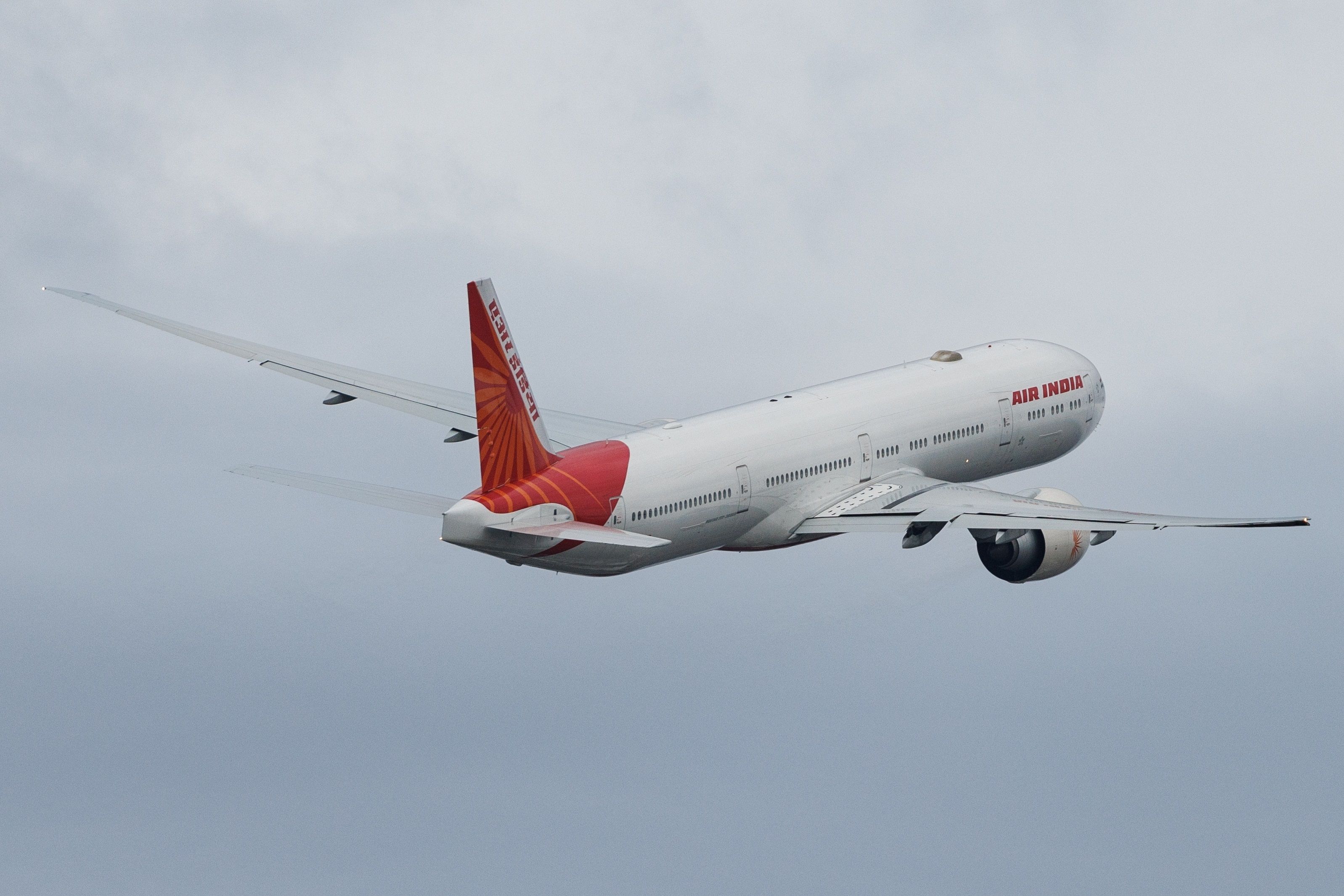 VT-AER 777-300ER AI taking off