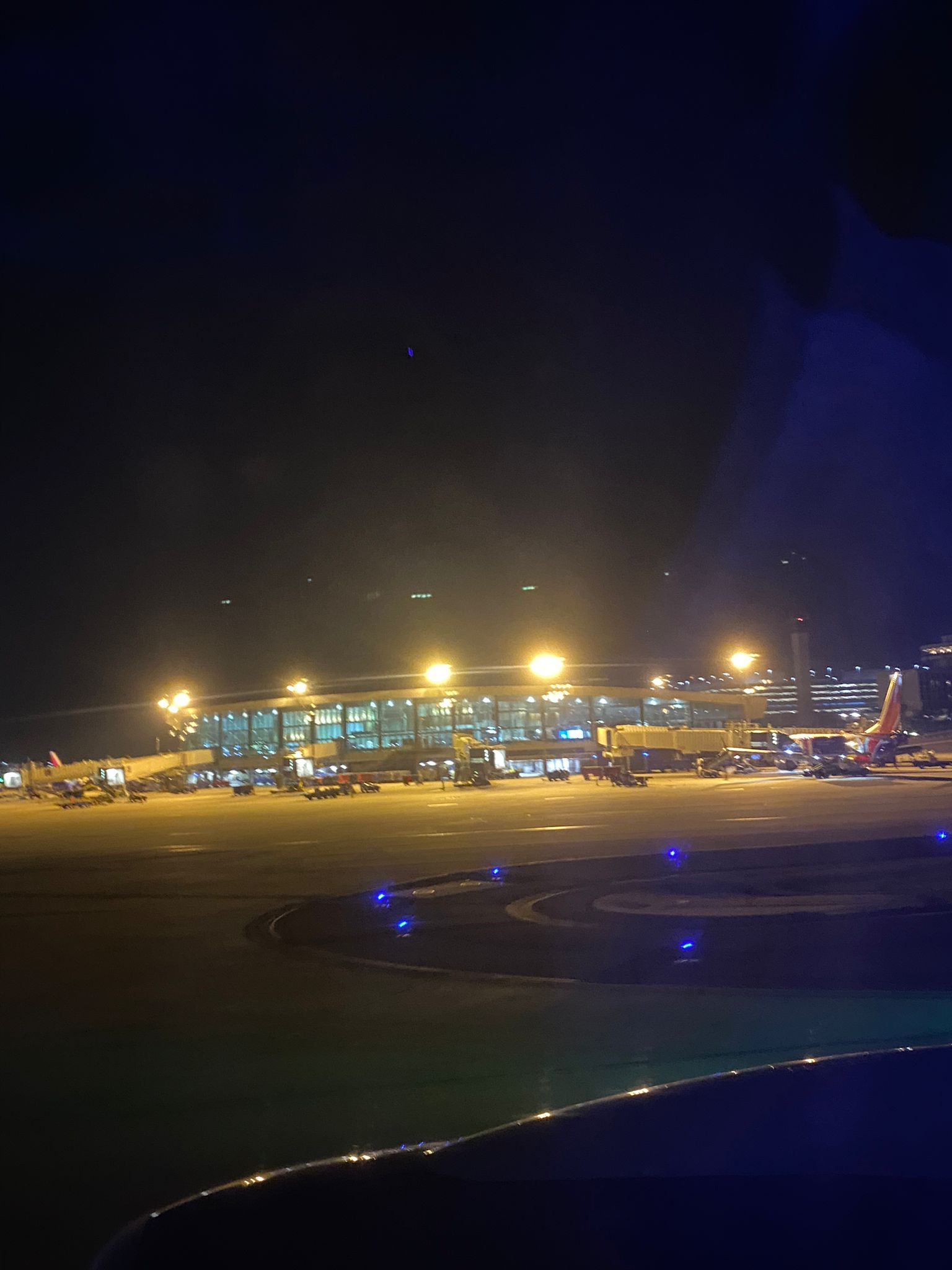 Flight Review Breeze Airbus A220 In "Nicer" From Richmond To Tampa