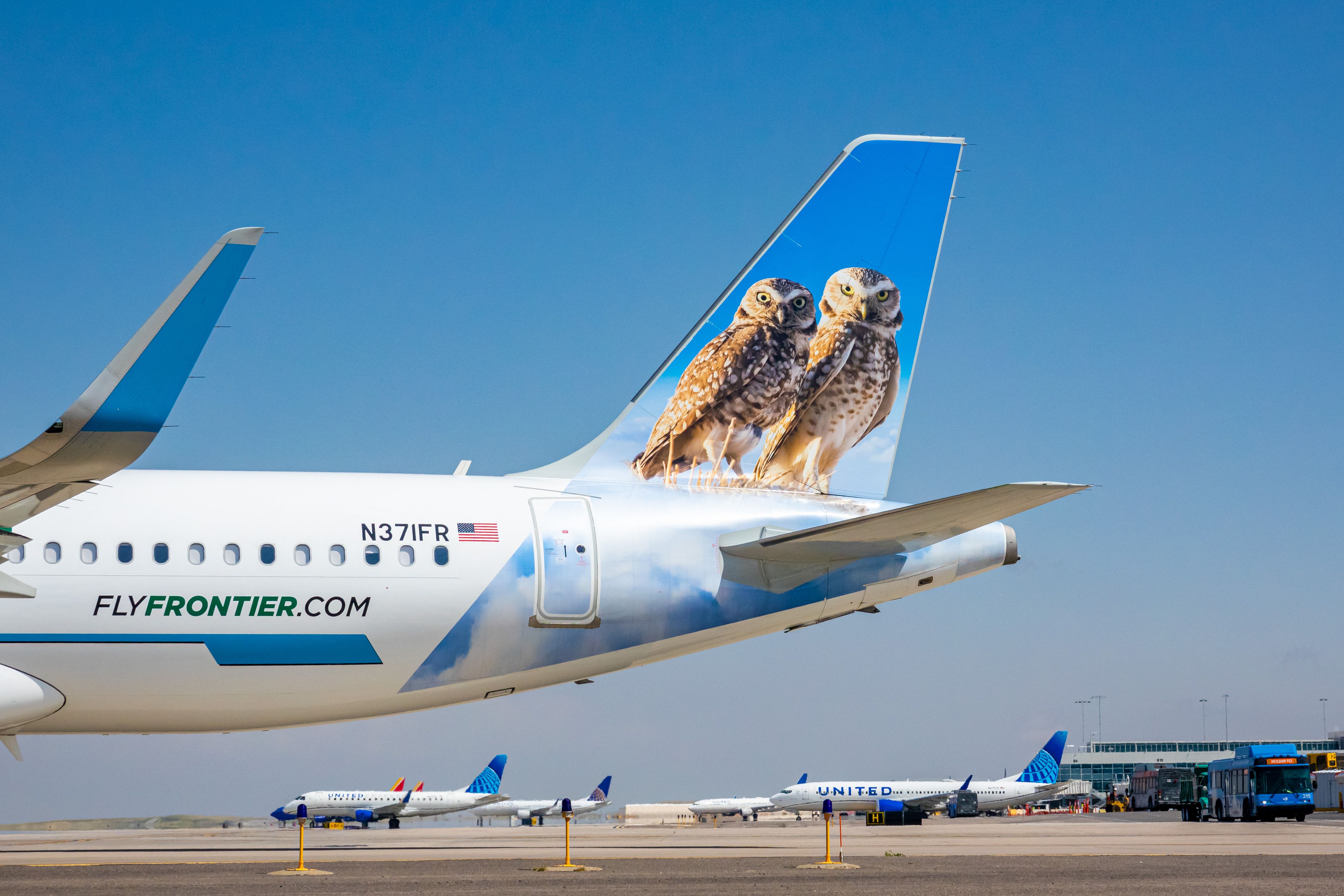 United Airlines and Frontier planes in Denver