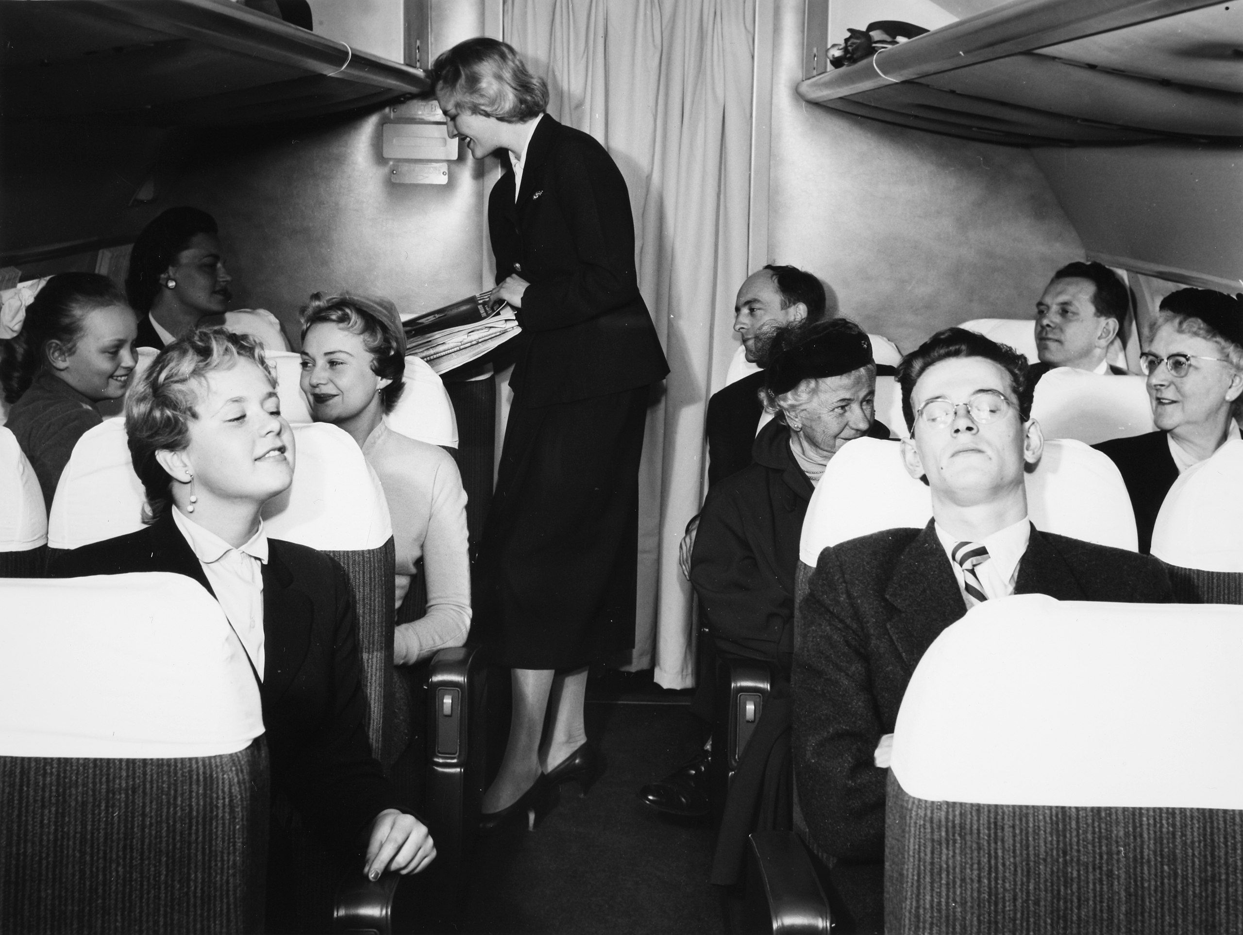 2560px-SAS_DC-4_Interior,_cabin,_service_on_board_1940s,_1950s
