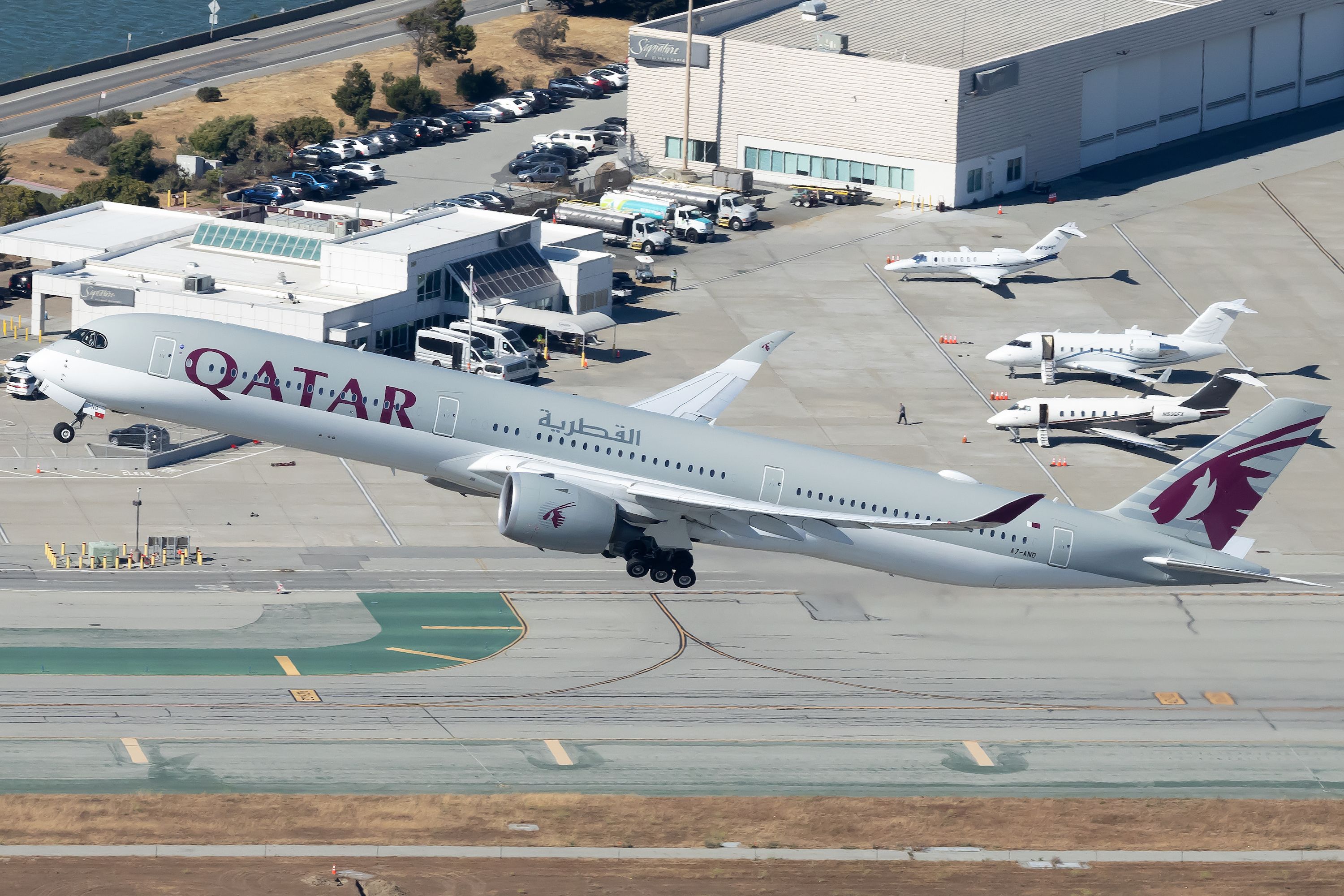A7-AND Qatar Airways Airbus A350-1041