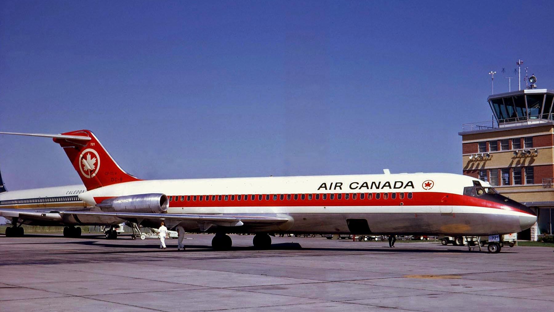 Air Canada DC-9