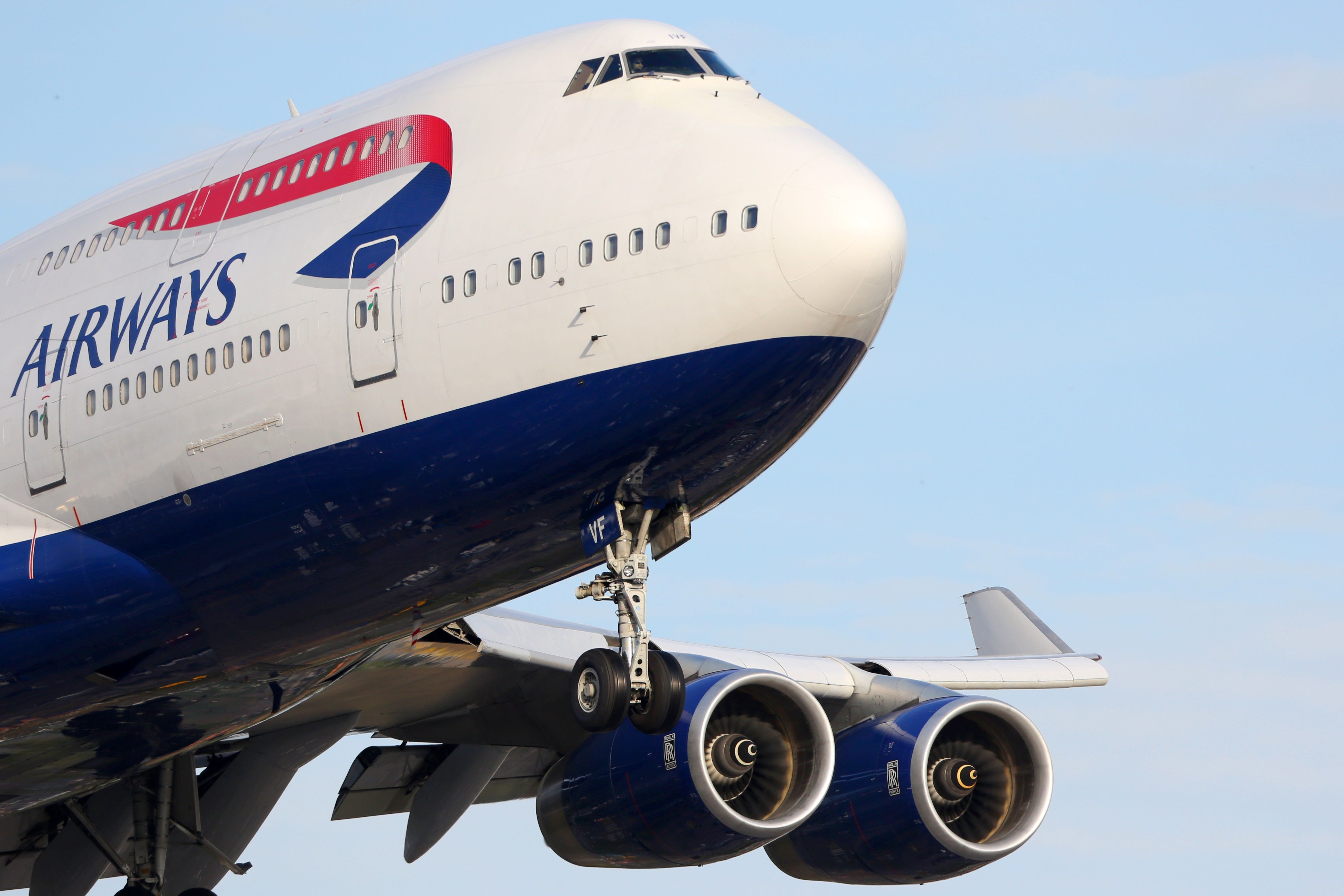 BA 747-400 landing