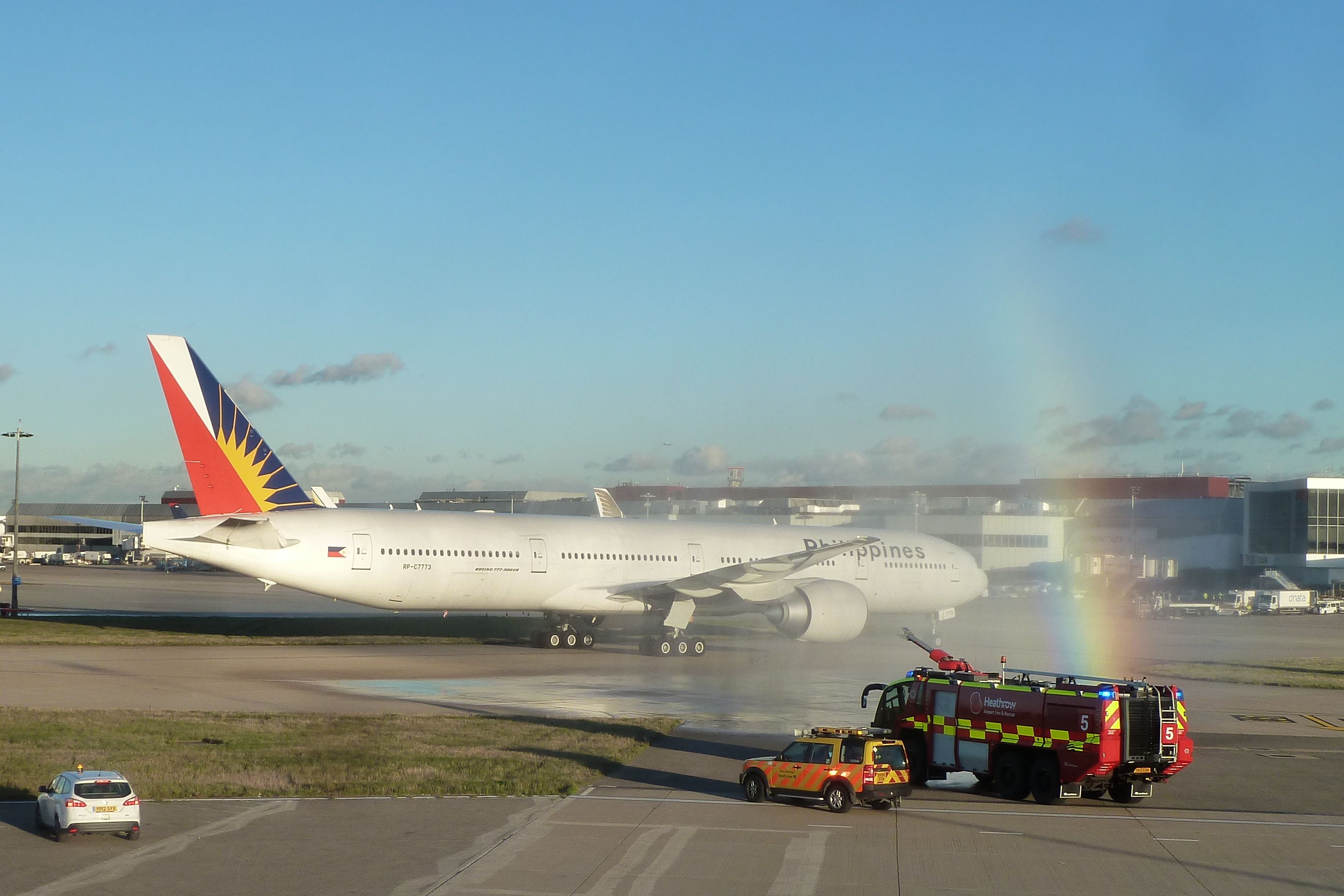 Boeing_777_(Philippine_Airlines)_RP-C7773_LHR_(10679569846)