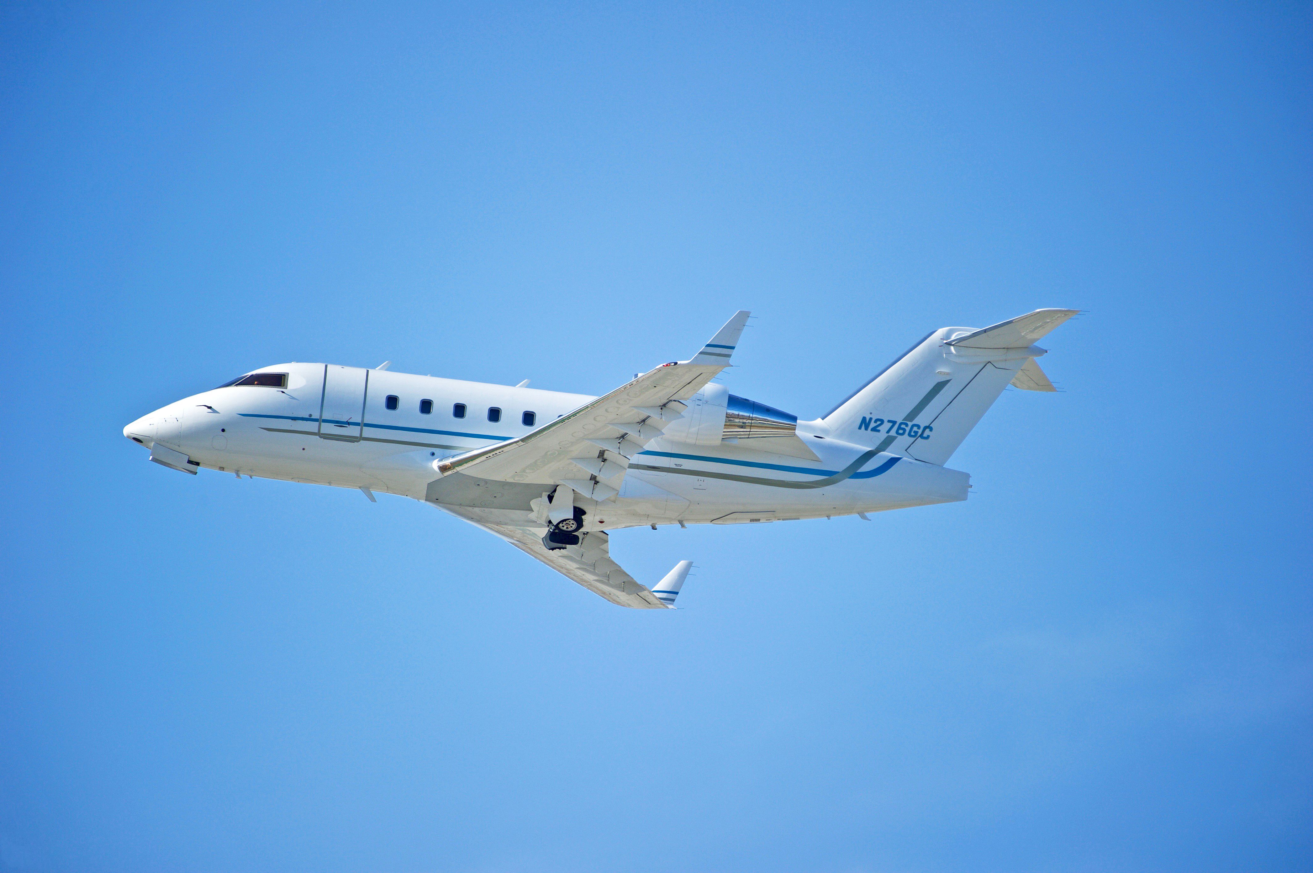 Bombardier Challenger 600 departing Los Angeles International Airport LAX