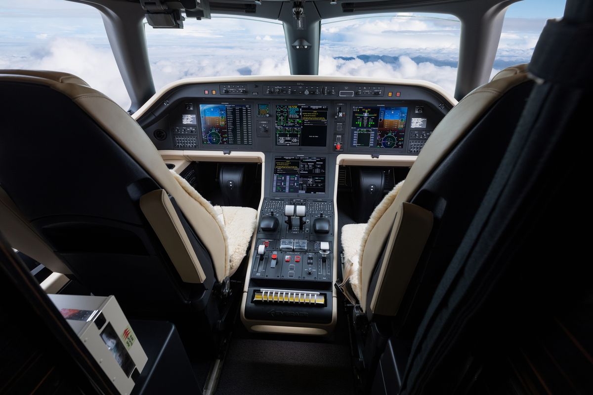 Embraer Praetor 600 flight deck