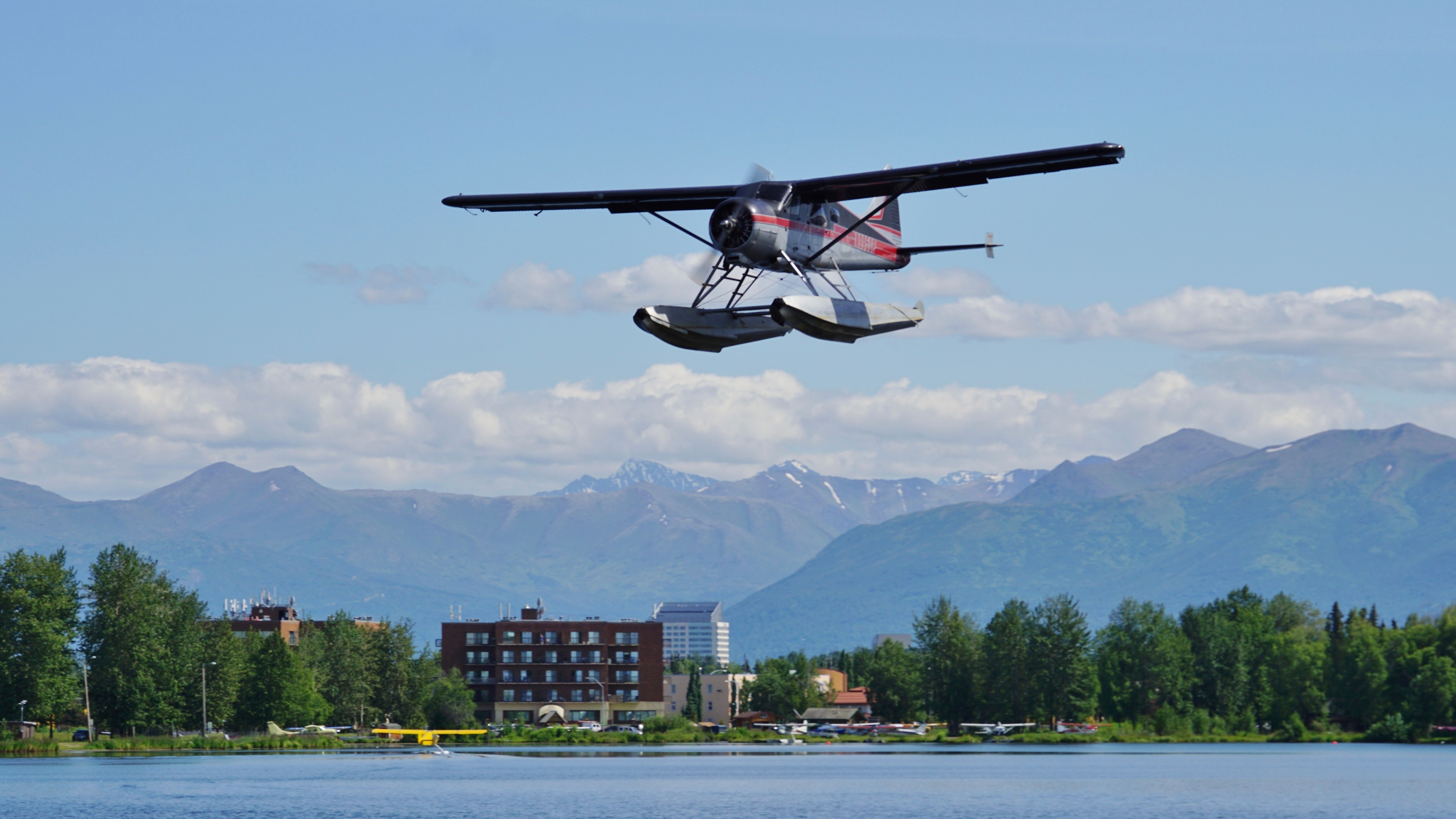190 Flights A Day Inside Lake Hood, Alaska The World's Busiest