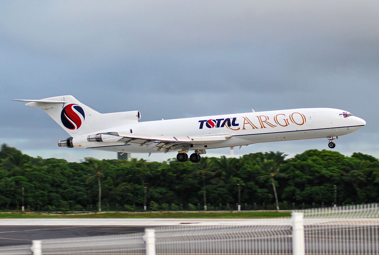 PP-TTW_Boeing_727- TOTAL_Cargo_Salvador_Bahia_Airport_