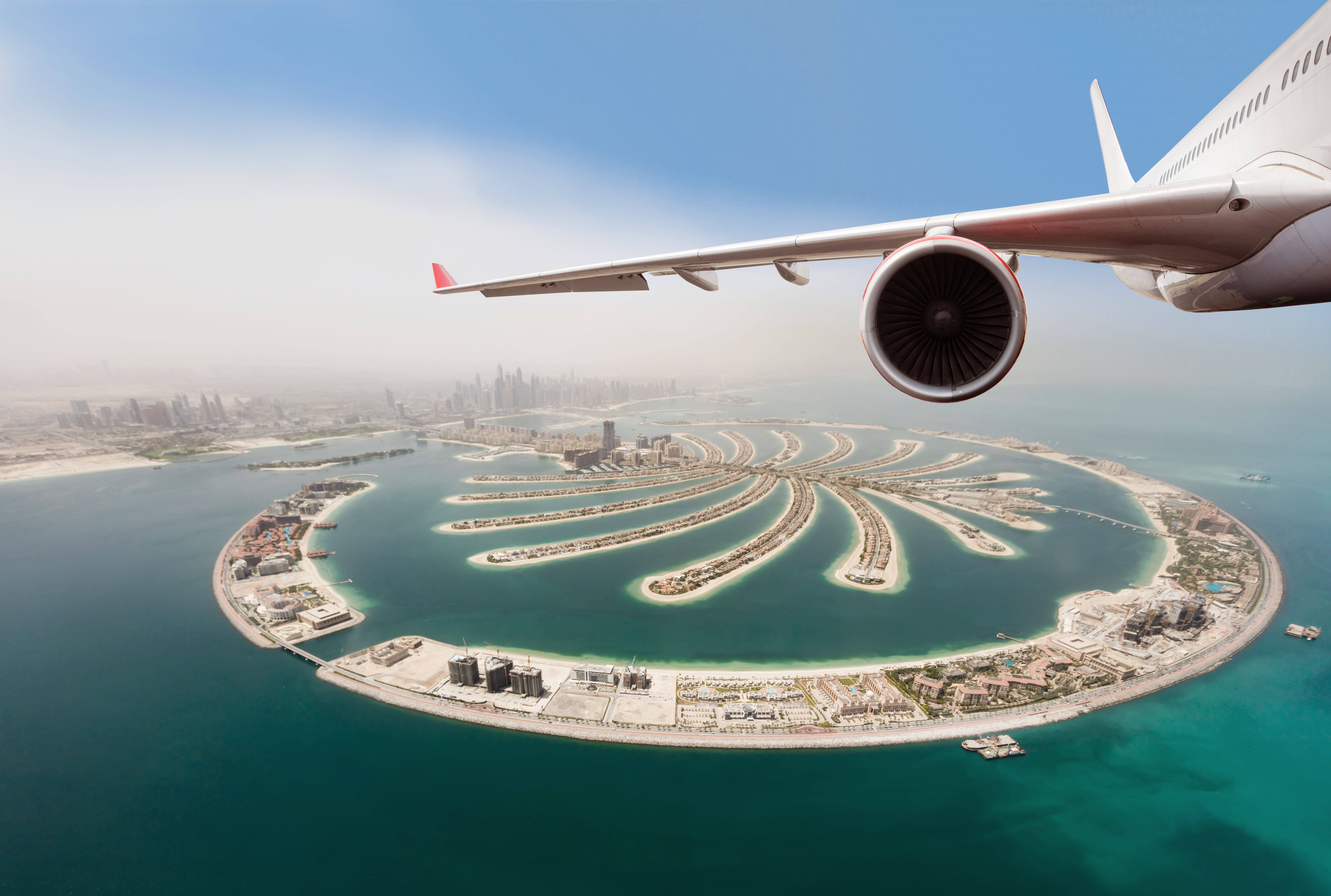 Лечу dubai. Самолет над Дубаем. Дубай вид с самолета. Самолет над Эмиратами.