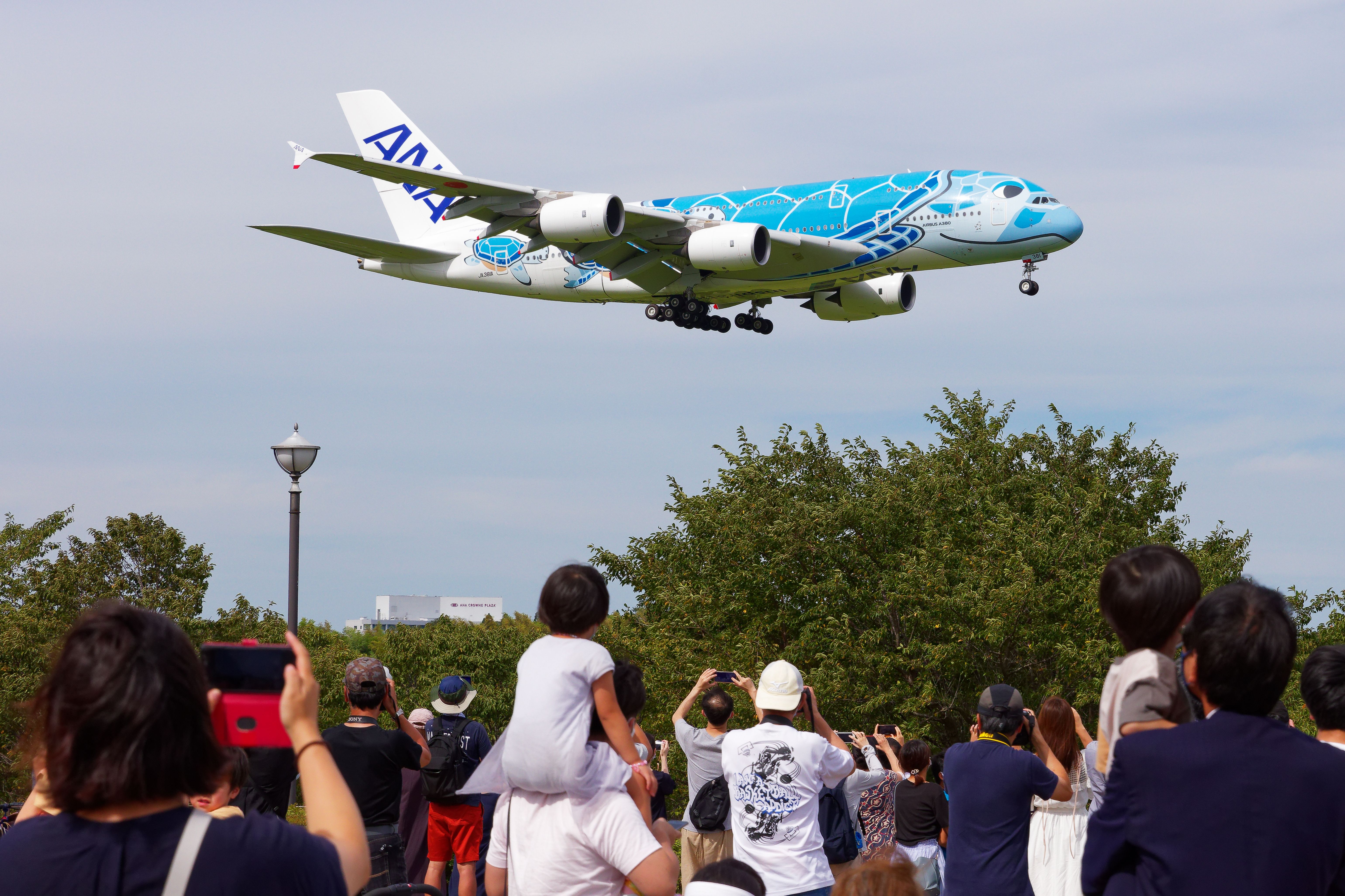 ANA's Airbus A380 landing