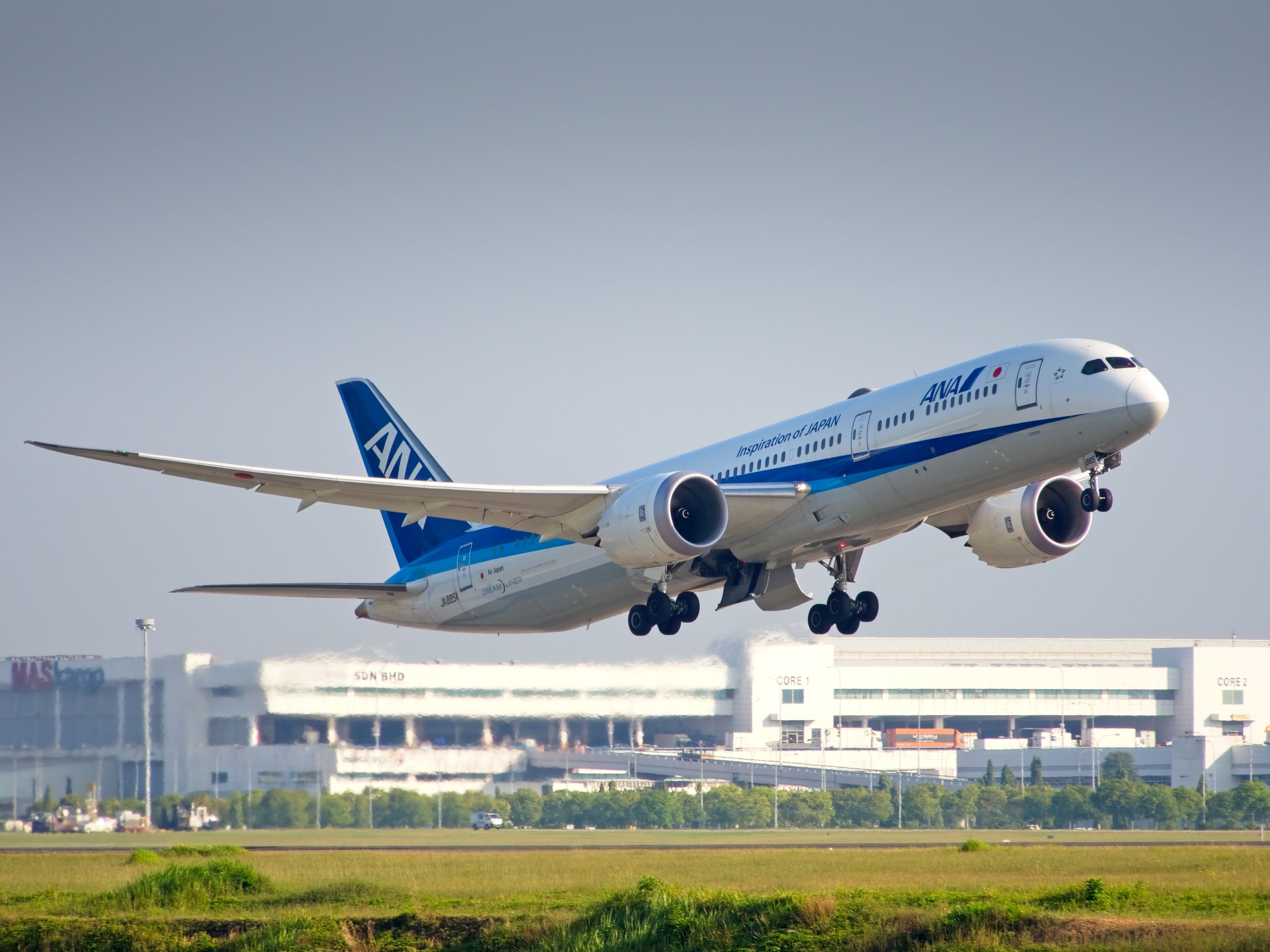 An All Nippon Airways Boeing 787-9 just after taking off.