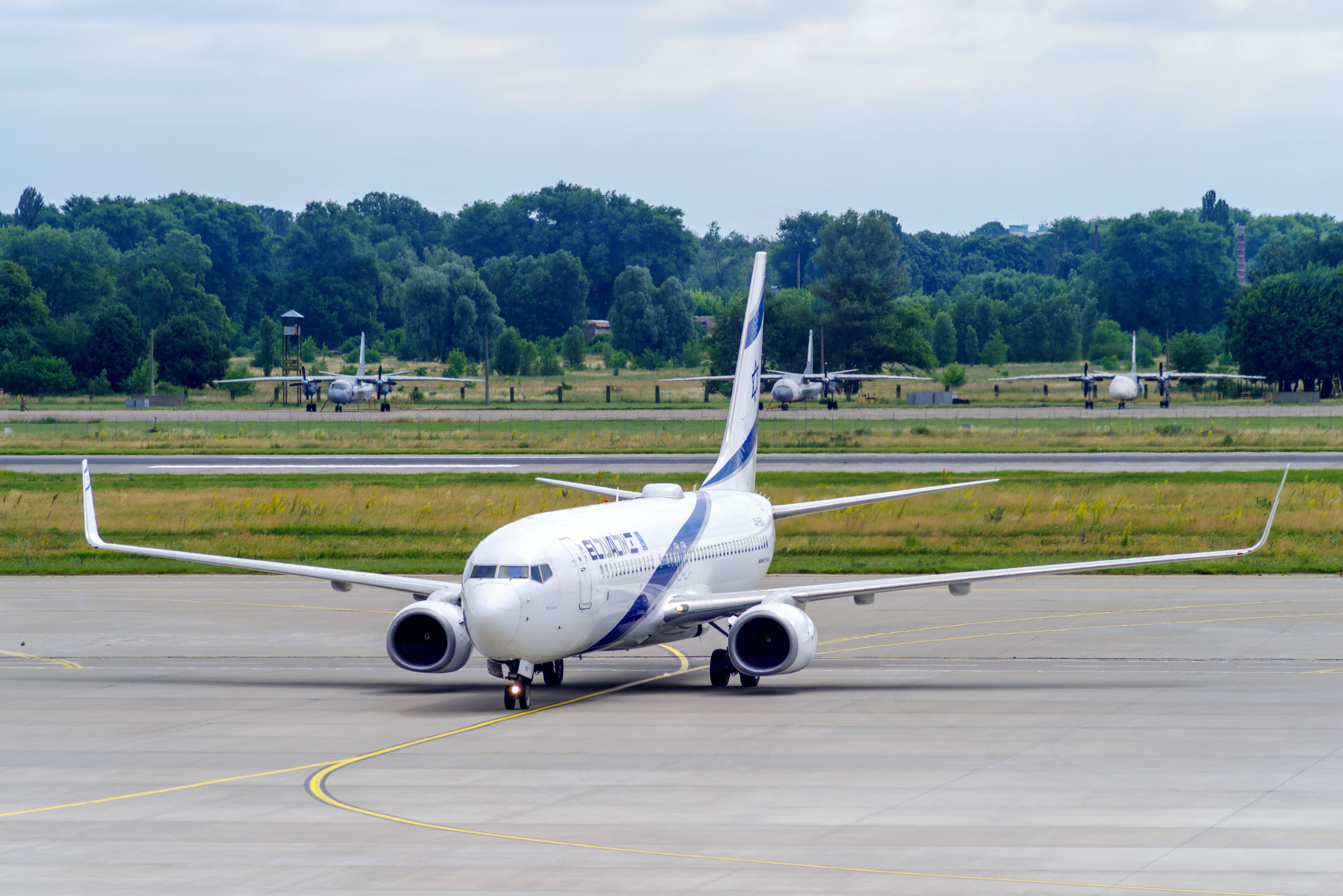 EL AL Boeing 737 Taxiing In Kyiv