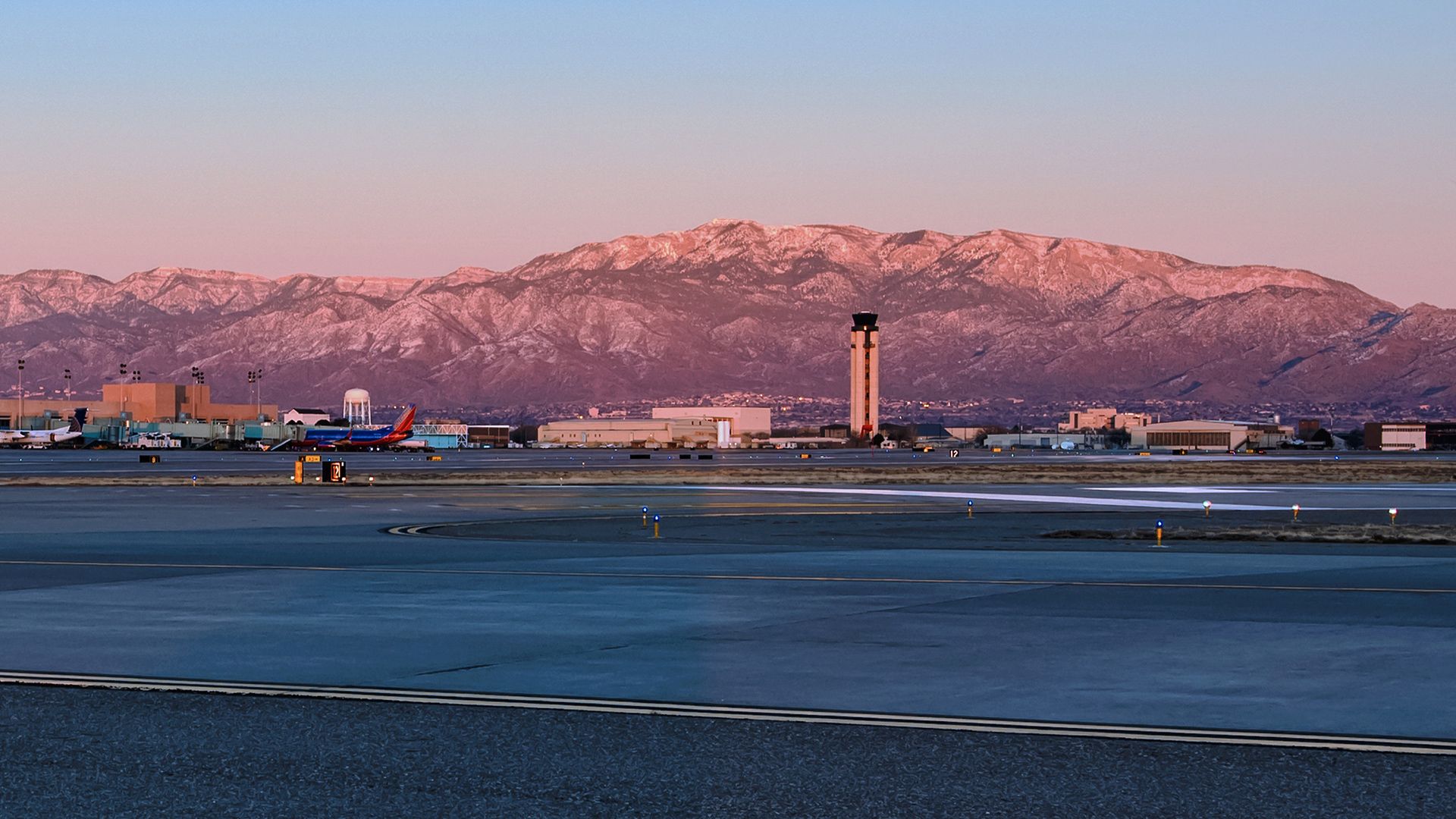  Albuquerque International Sunport Airport in New Mexico - ABQ
