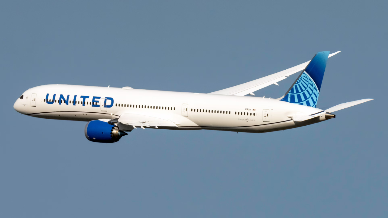 United Airlines Boeing 787-10