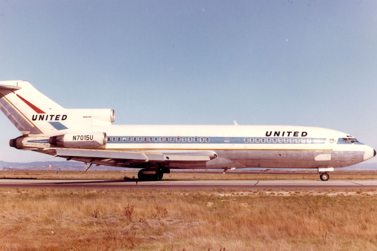 united boeing 727-100
