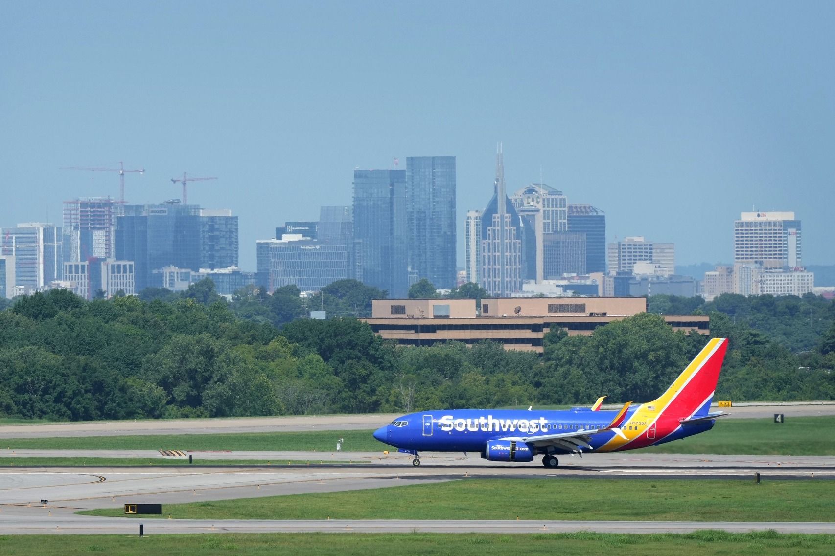 Southwest Airlines Boeing 737-7H4 landing at Nashville International Airport.