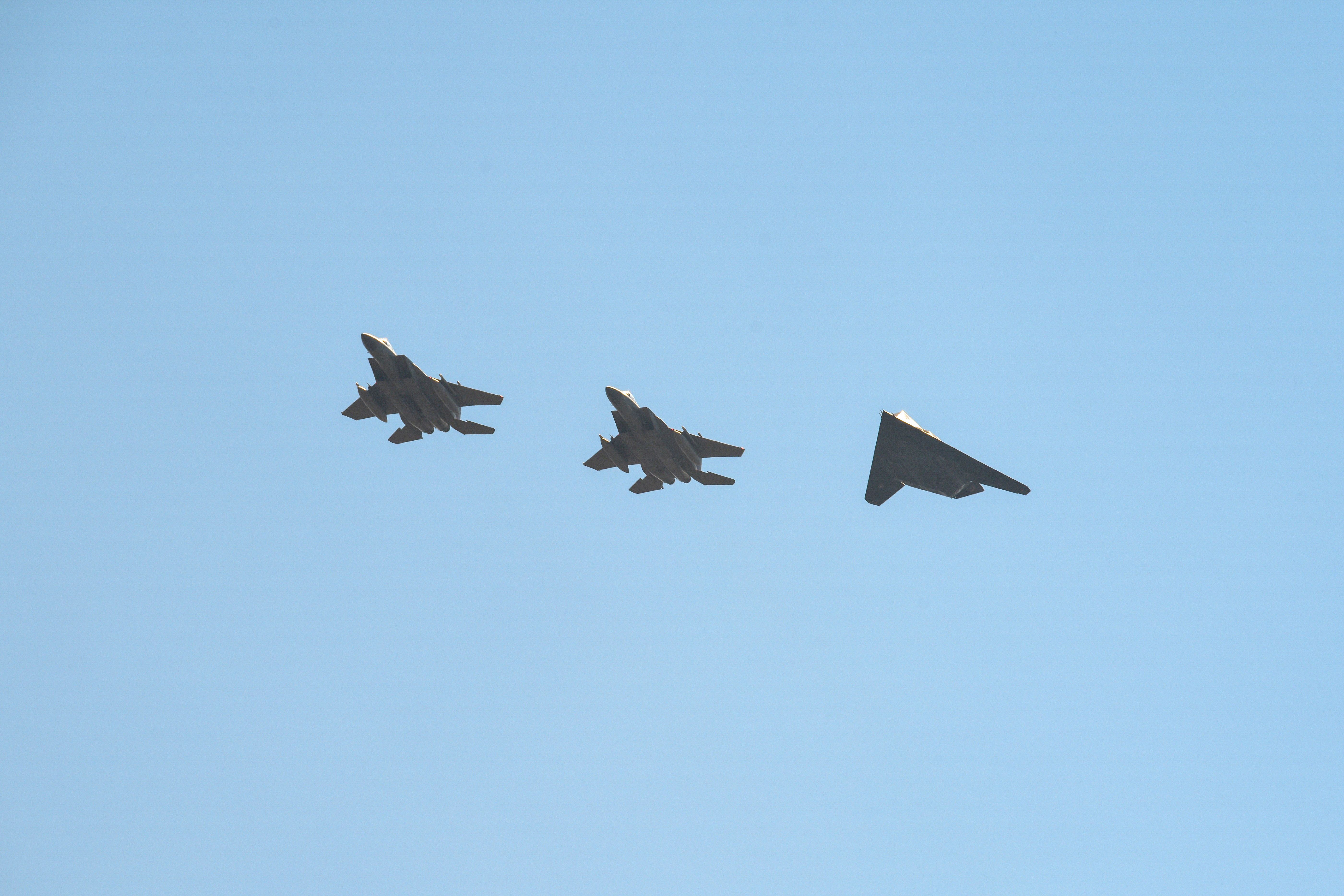 6839083 - 144th Fighter Wing Welcomes F-117s to Train with F-15s [Image 2 of 8]