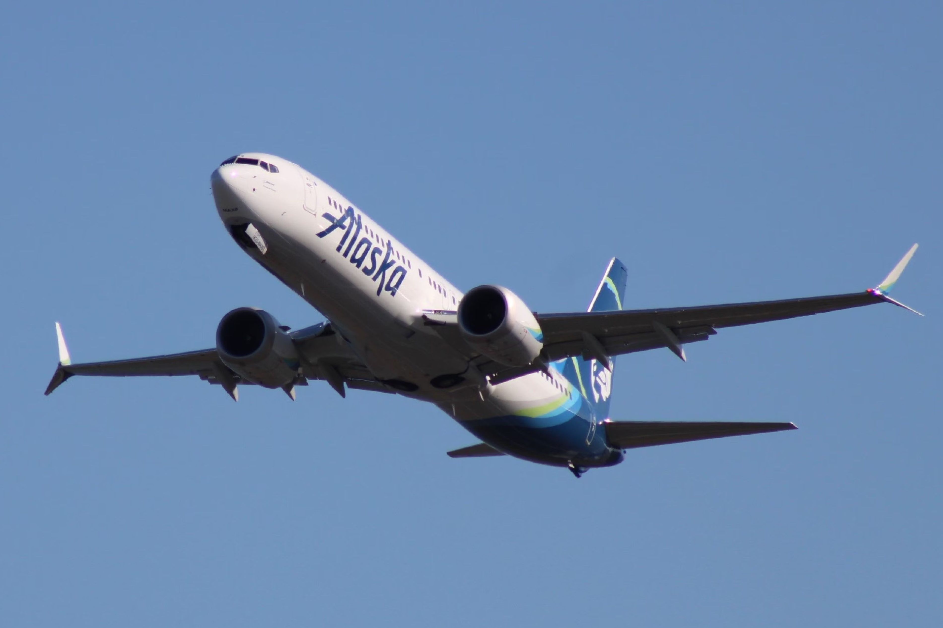 Alaska Airlines Boeing 737 MAX 9 Inflight