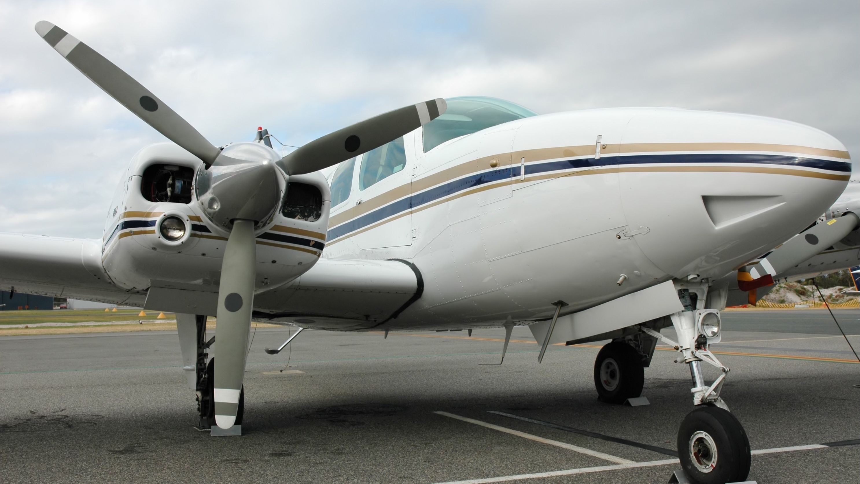 The Twin-Engined Piston Beechcraft Plane: A Guide To The Beechcraft Baron