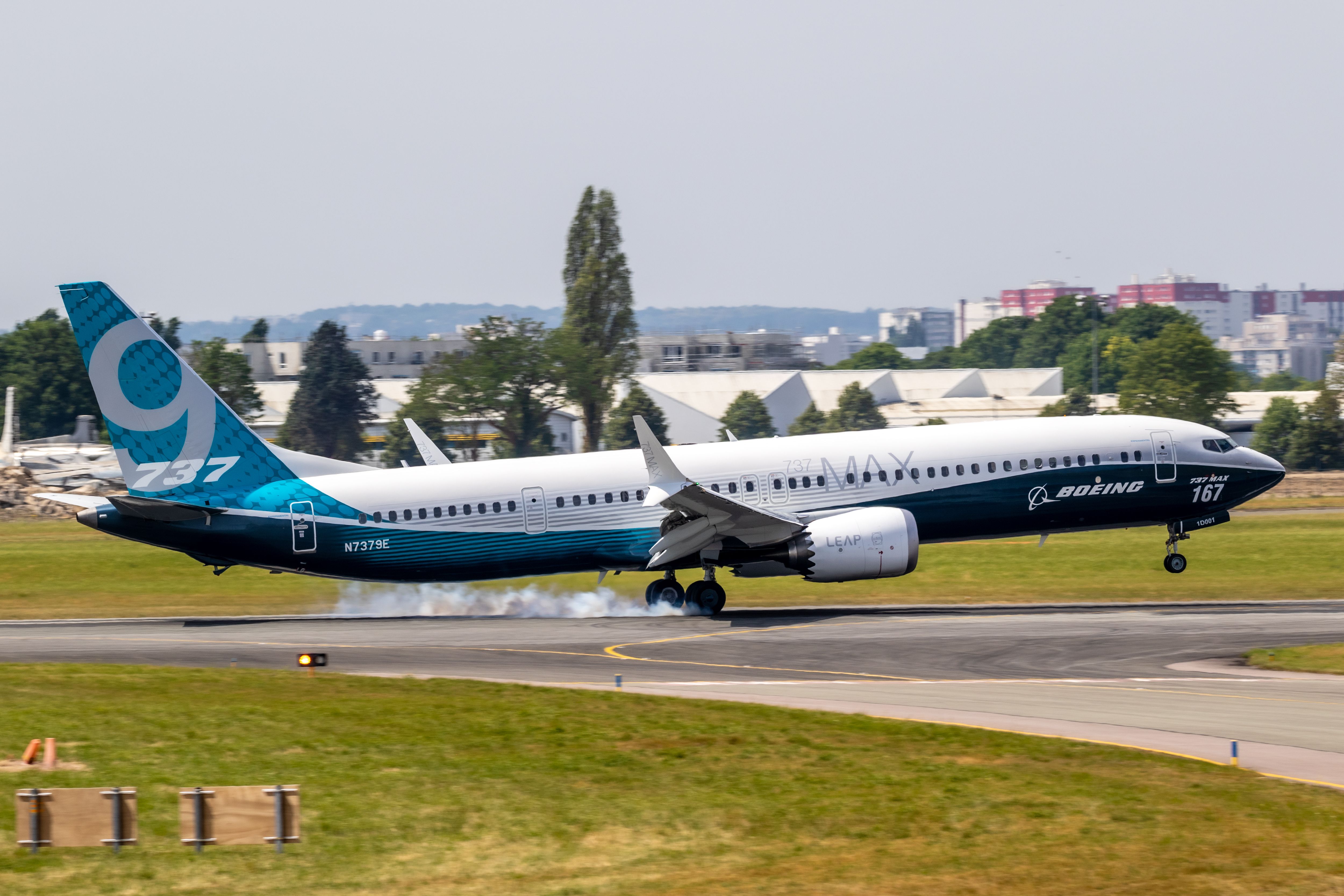 Boeing 737 MAX 9 arriving in the manufacturer's livery to the Paris Air Show shutterstock_1985907758