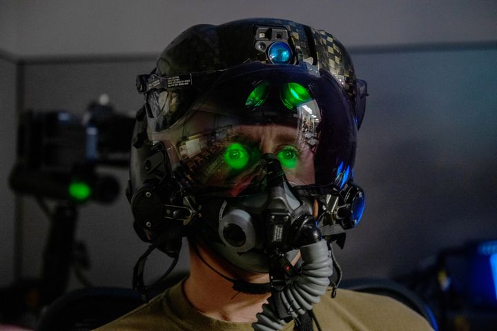 5 Amazing Facts About The F-35 Helmet Worn By Pilots Of The Lightning II