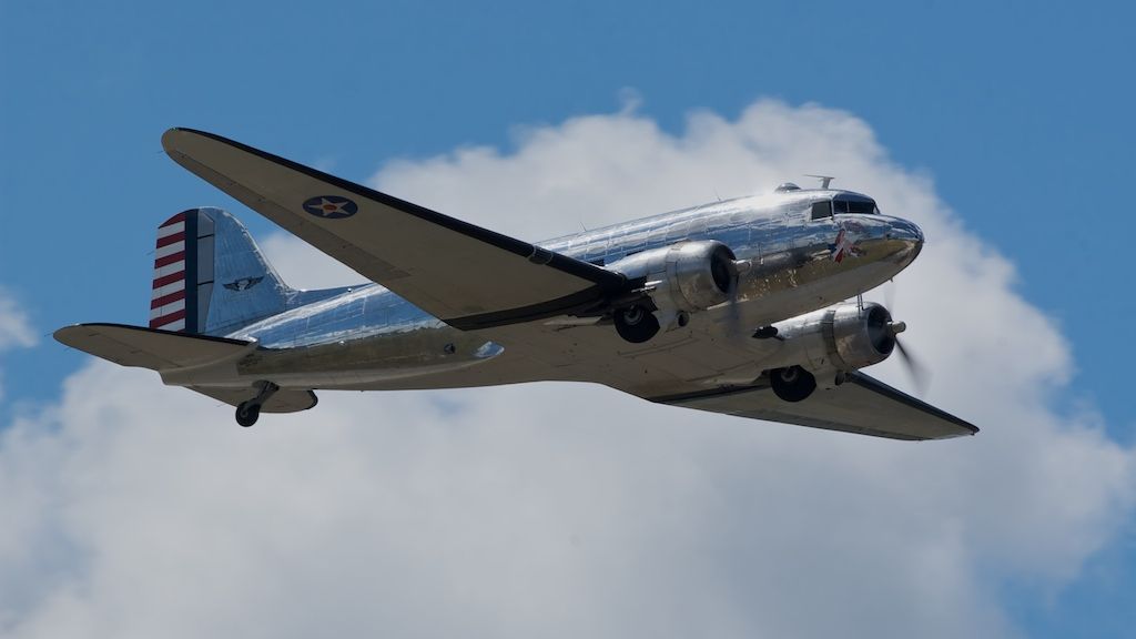 CAF, "Bluebelle Bonnet", Douglas DC-3. Thunder Over Michigan 08.