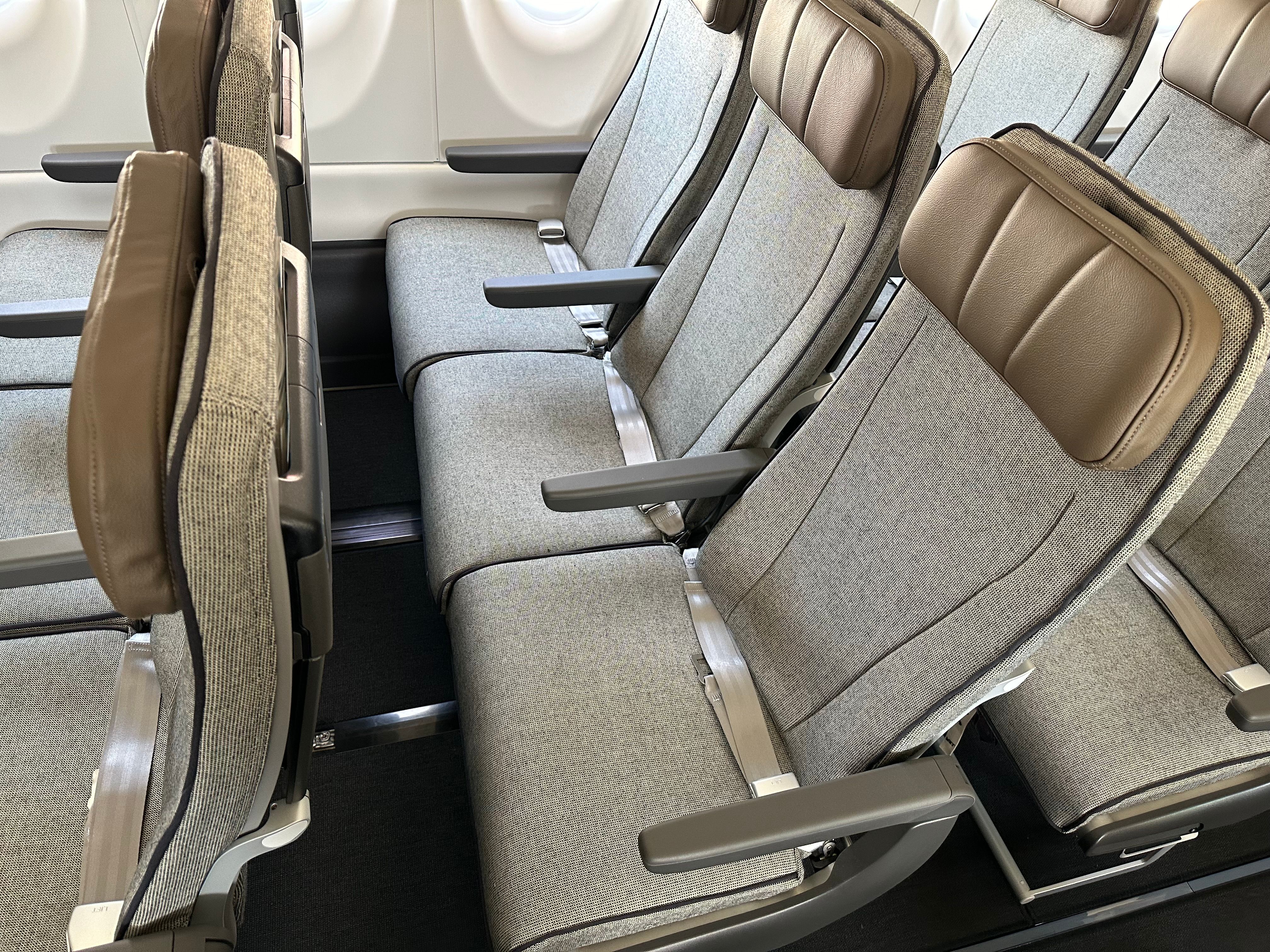Qantas A220 seats