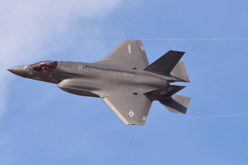 lockheed-martin-f-35-lightning-ii-fighter-jet.jpg