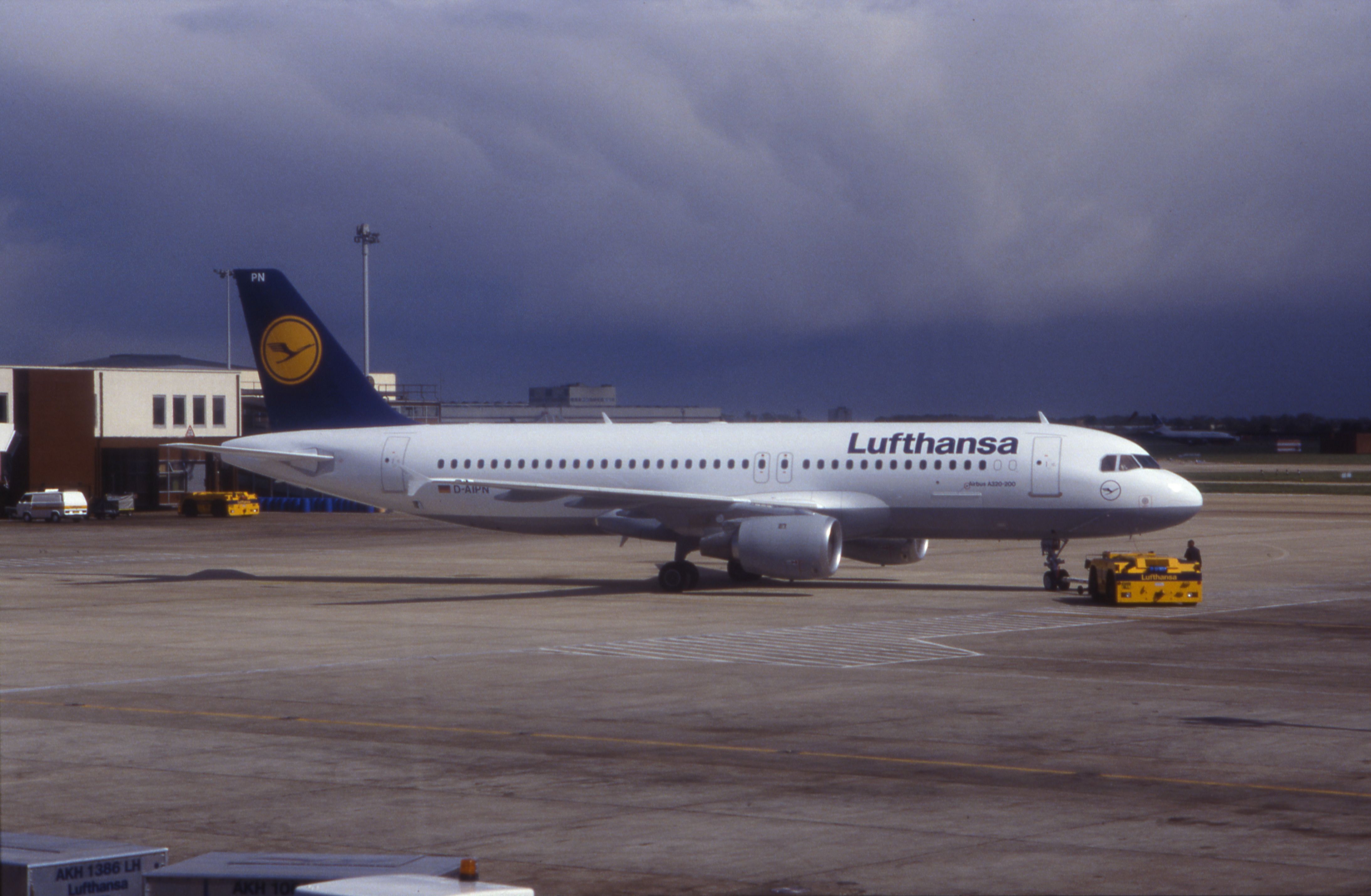 The Story Of Lufthansa Flight 2904 S Fatal Runway Overshoot