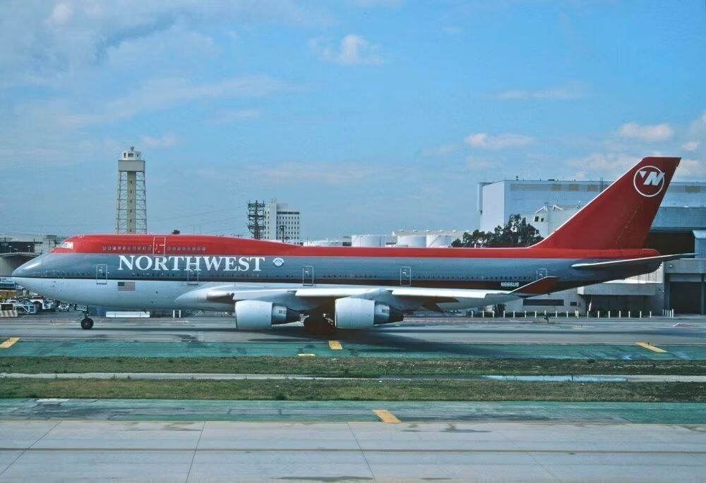 Northwest Airlines Boeing 747 Taxiing