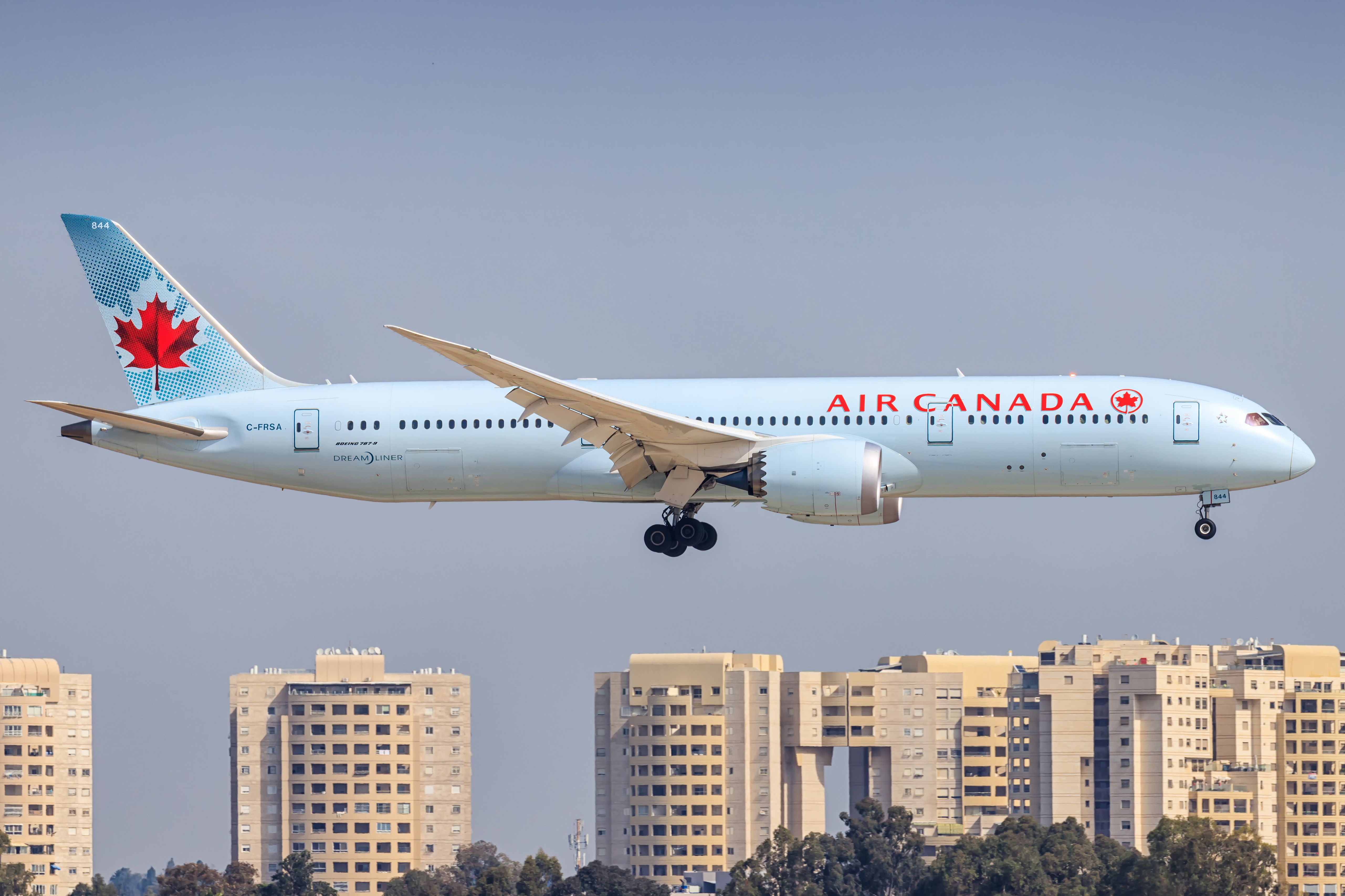 An Air Canada Boeing 787 approaching Ben Gurion international Airport (TLV)