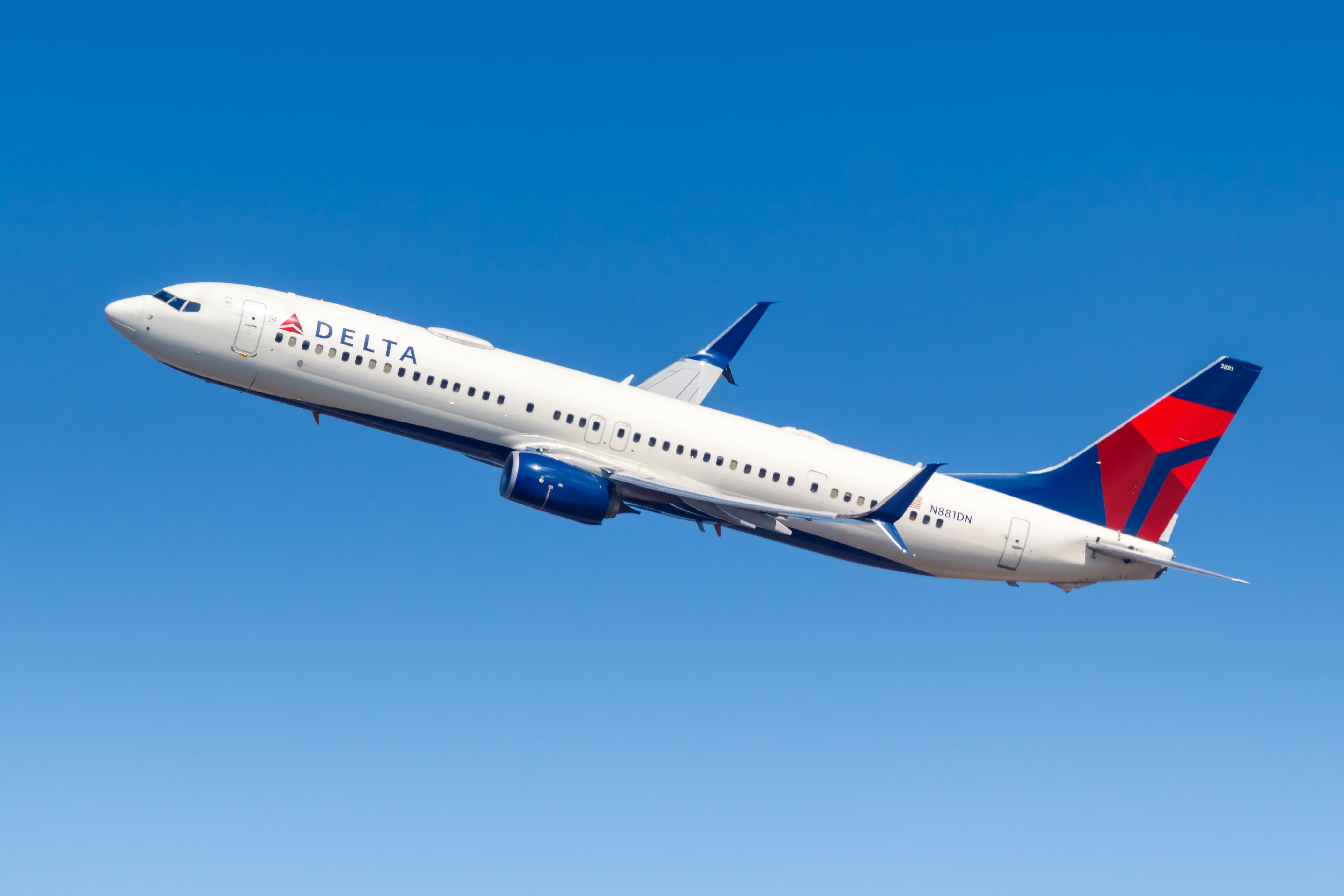 A Delta Air Lines Boeing 737-900ER taking off