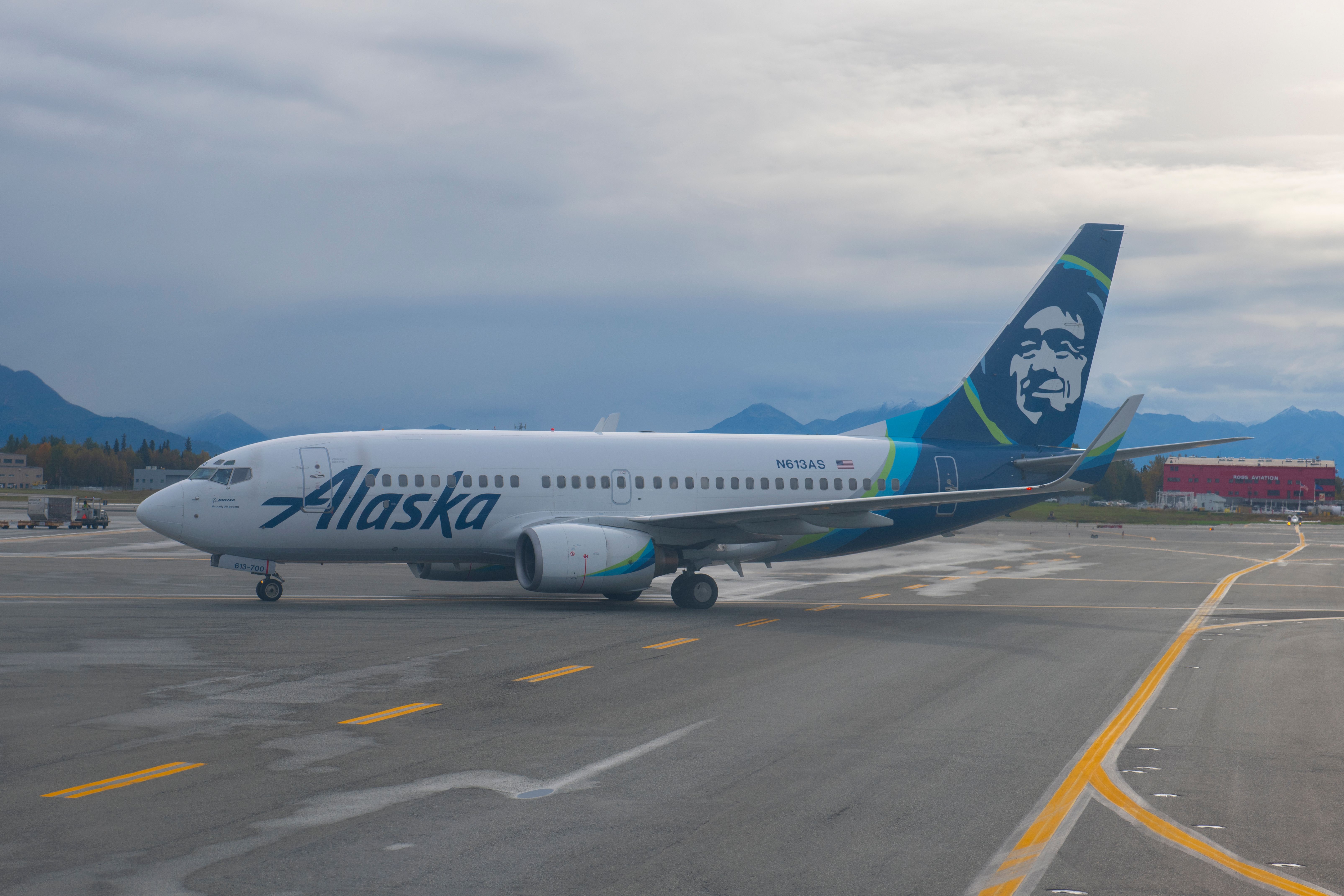Alaska Airlines Boeing 737-790 (N613AS) at Ted Stevens Anchorage International Airport.