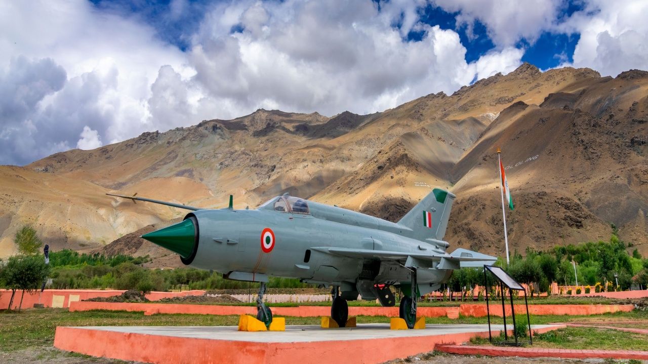 A MIG-21 fighter plane used by India in Kargil war 1999