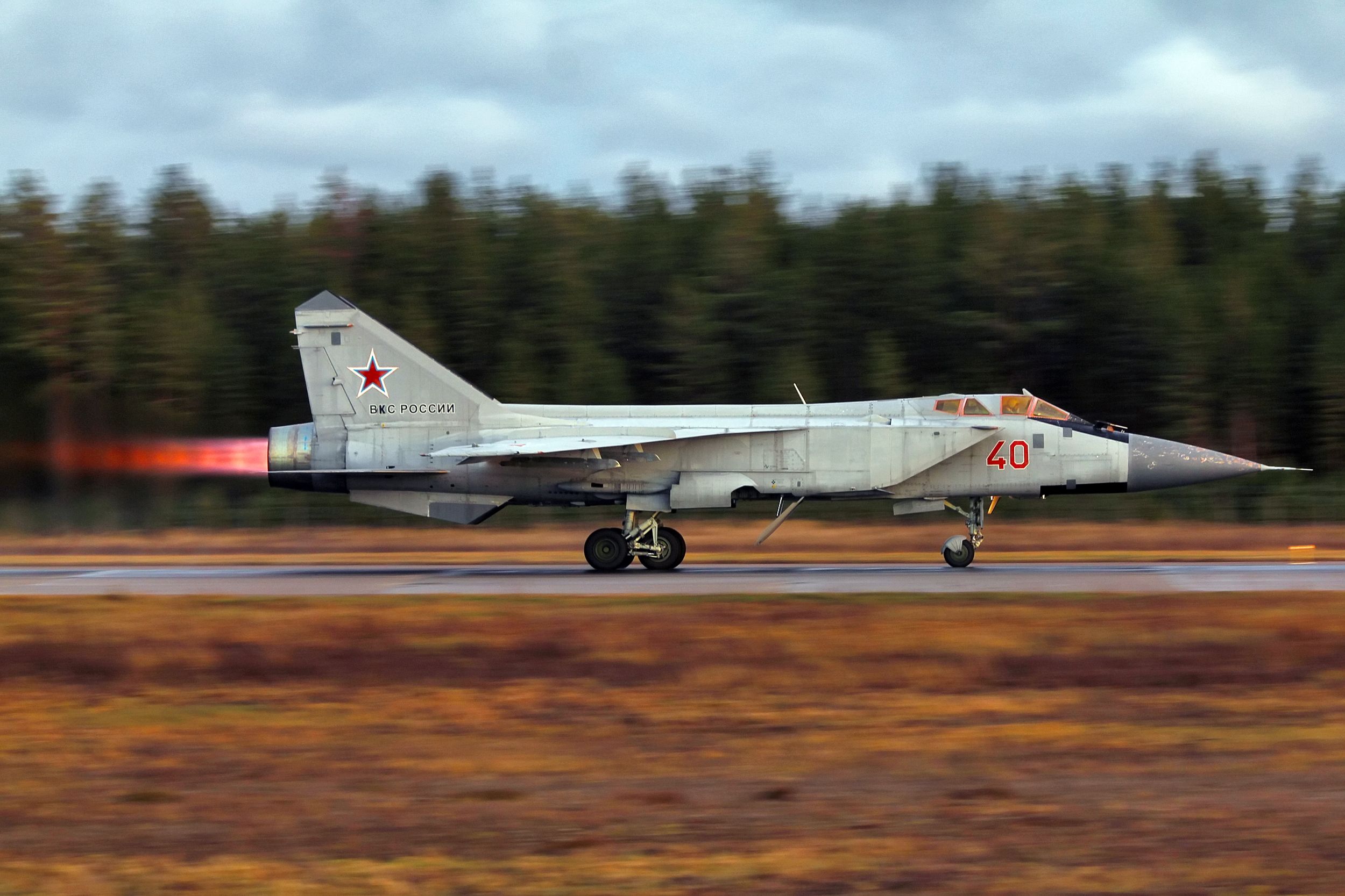 MiG-31 afterbuner shutterstock_1865376931