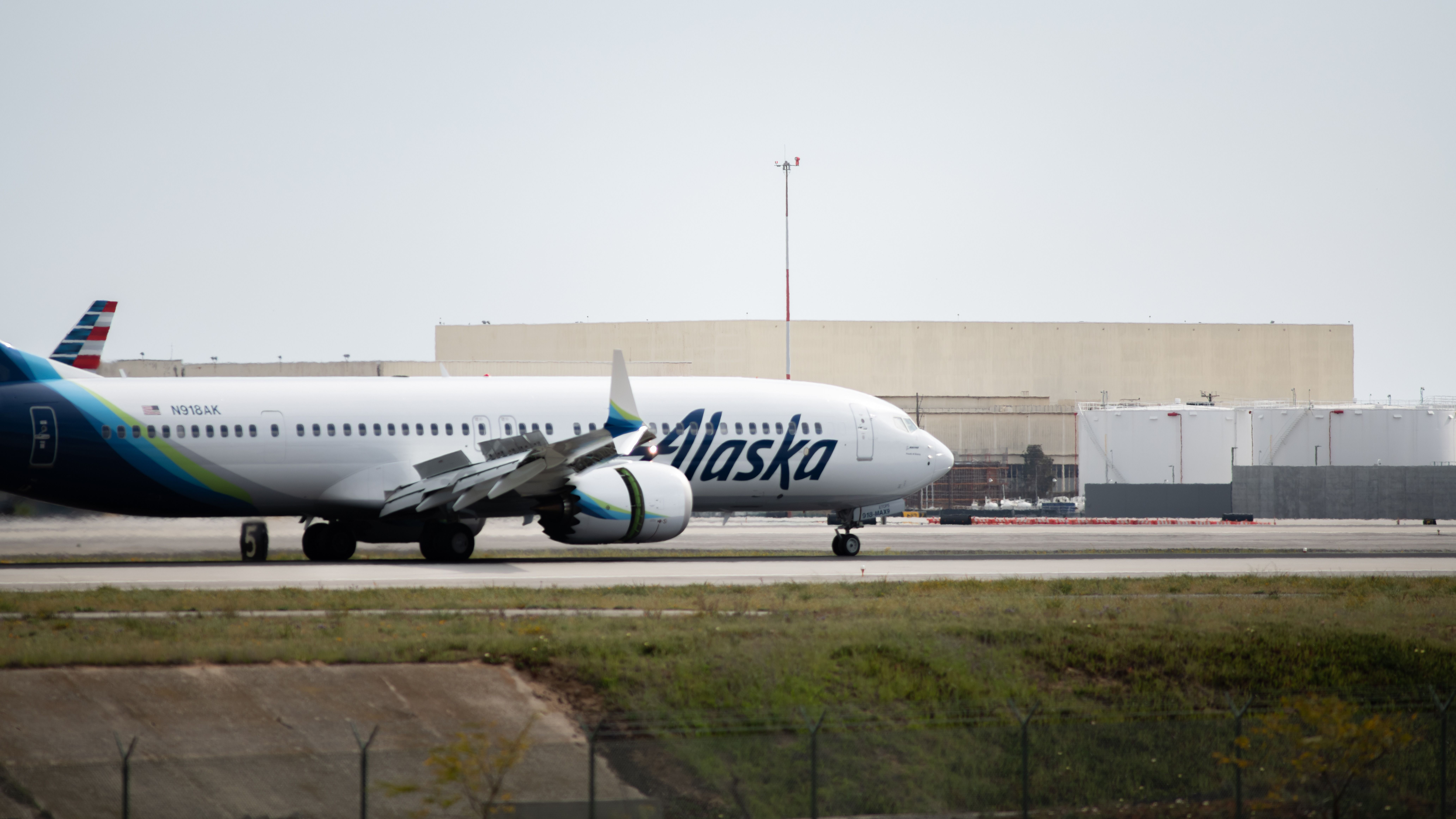 DOJ Opens Investigation Into Alaska Airlines Boeing 737 MAX 9 Door