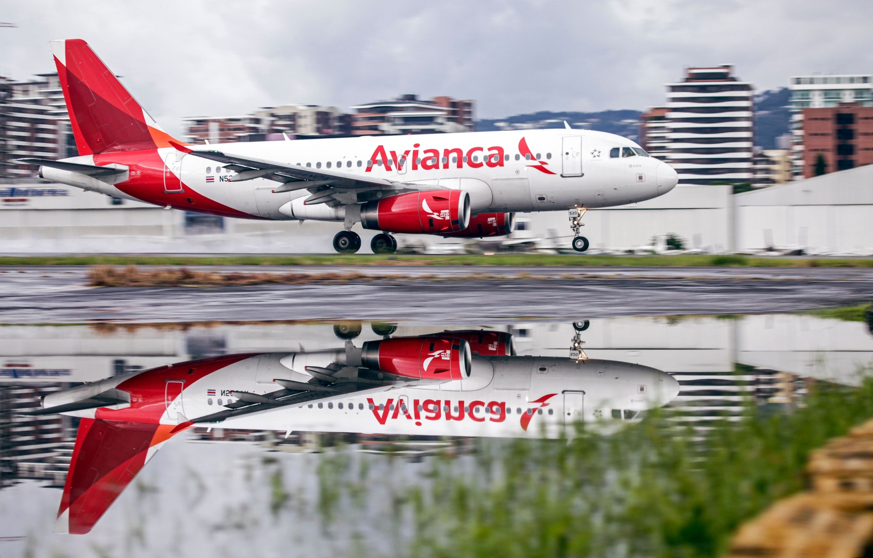 An avianca Airbus A320 about to take off.