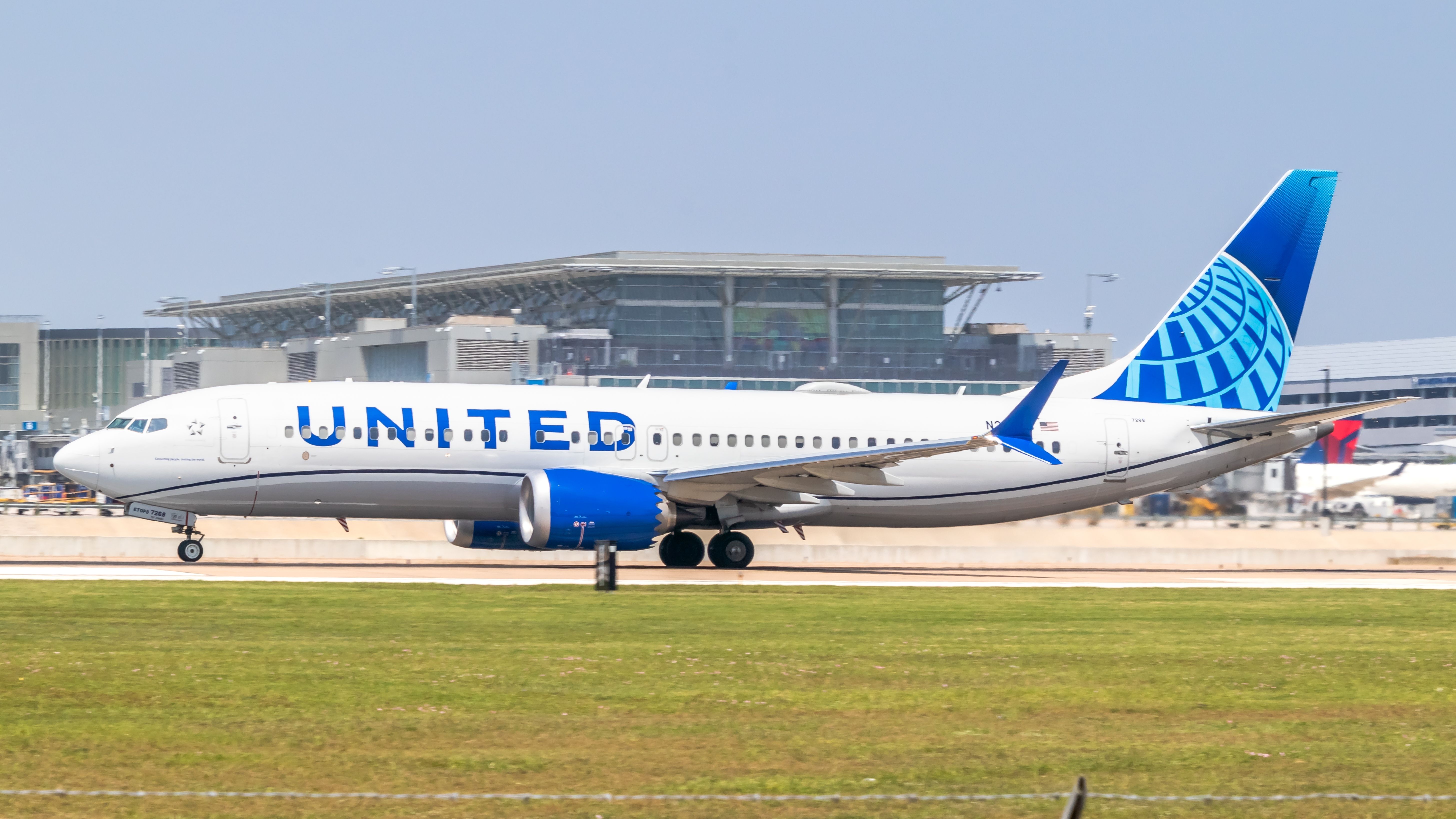 United Airlines Boeing 737 MAX 8 taking off from Runway 18L at Austin–Bergstrom International Airport. 
