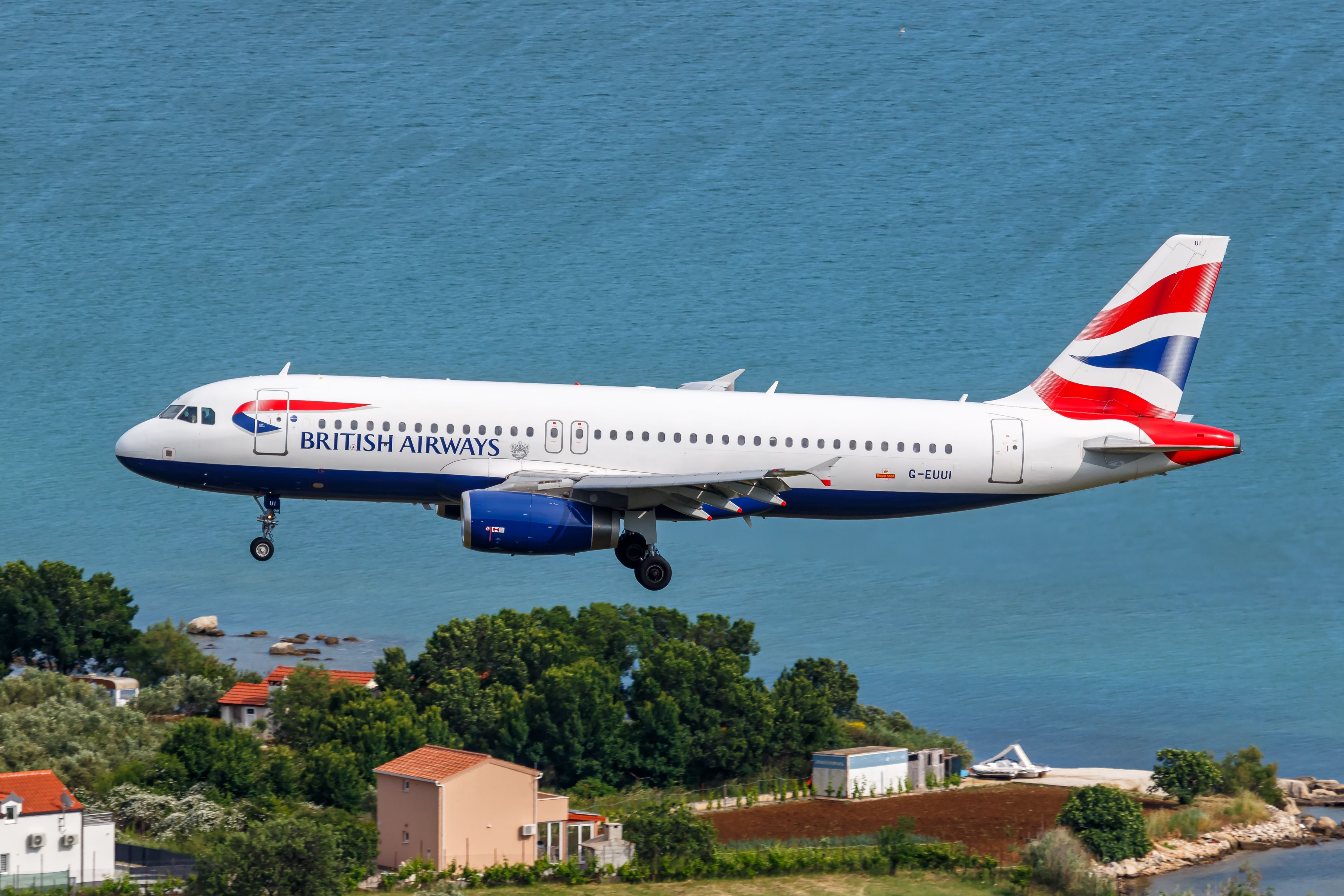 A British Airways Airbus A320 just after taking off.