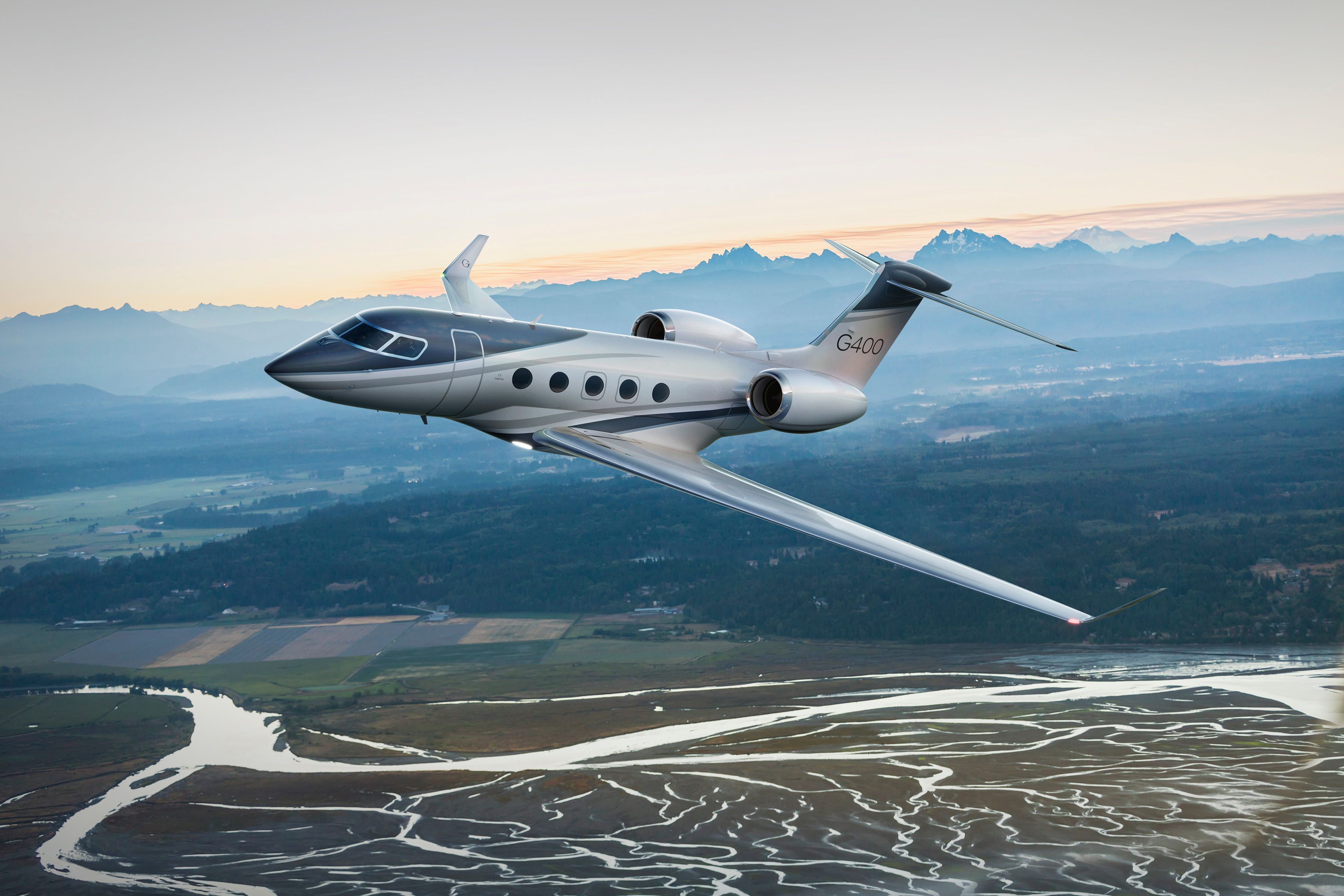 A Gulfstream G400 flying in the sky.